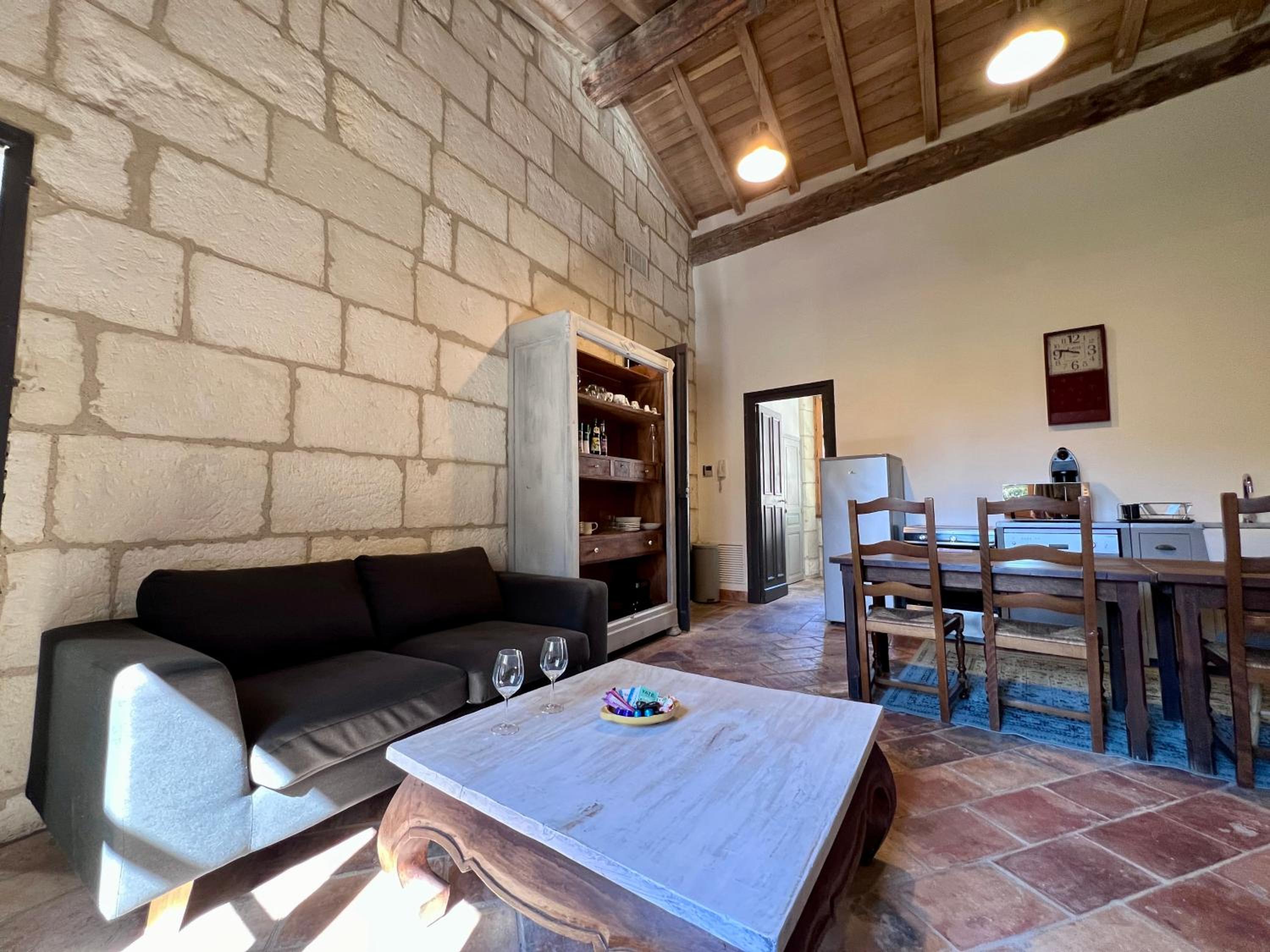 Two-Bedroom Apartment with Garden View - Photo 14