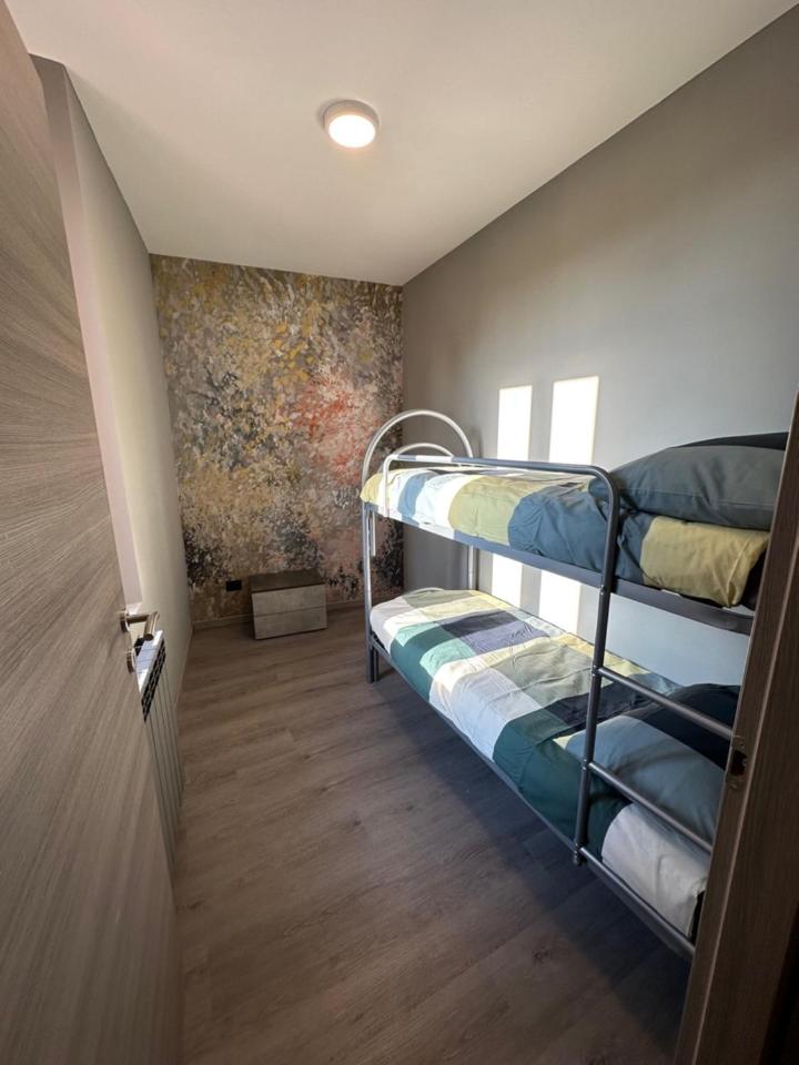 Two-Bedroom Apartment with Balcony photo 2