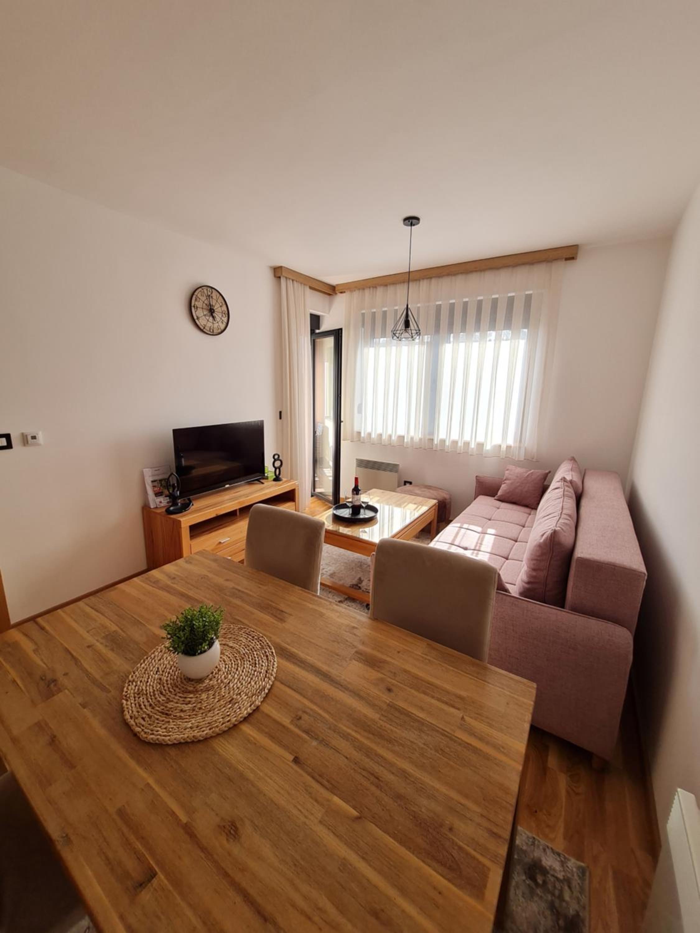 One-Bedroom Apartment with Terrace photo 1