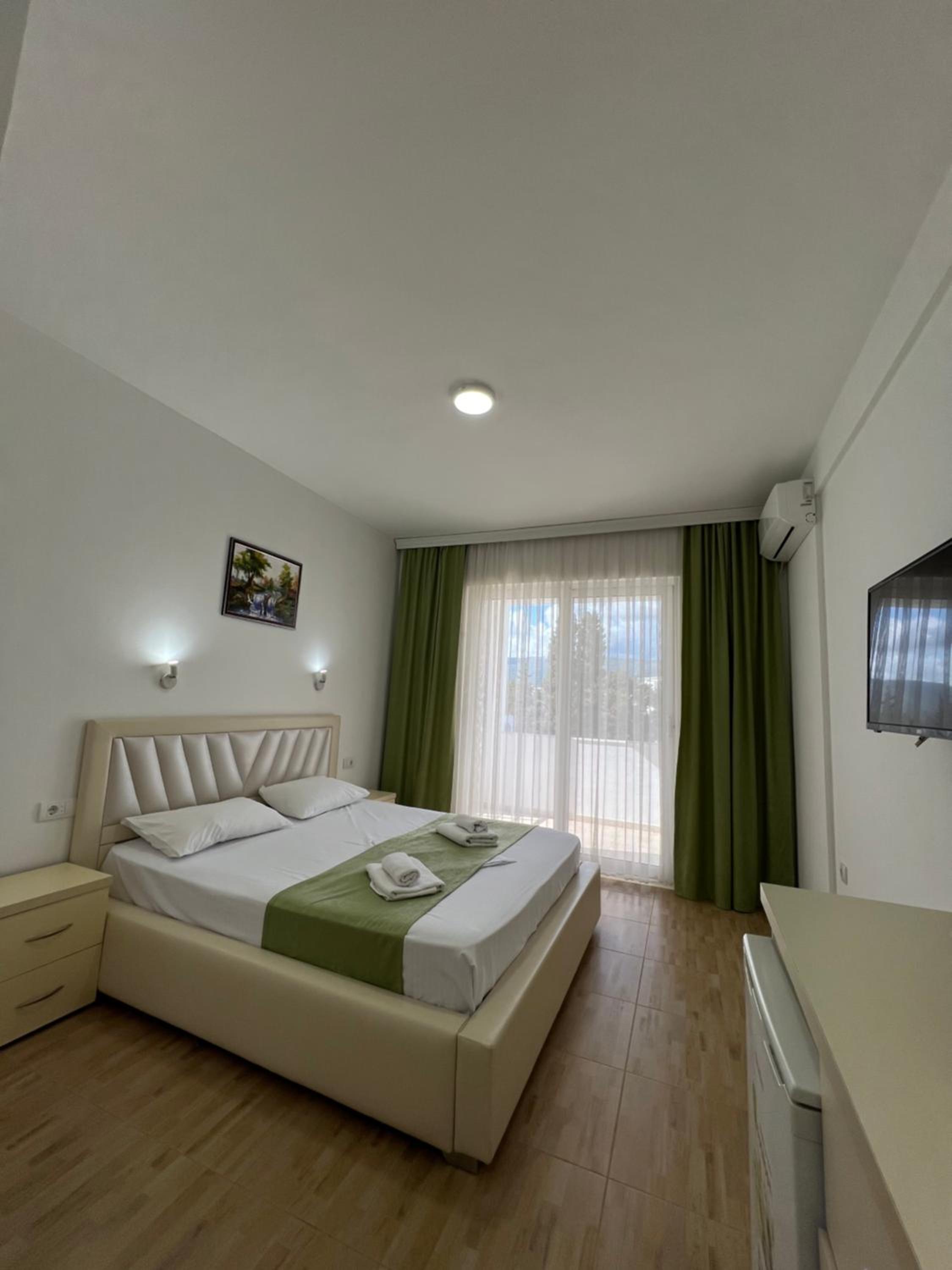 Deluxe Double Room with Balcony photo 1