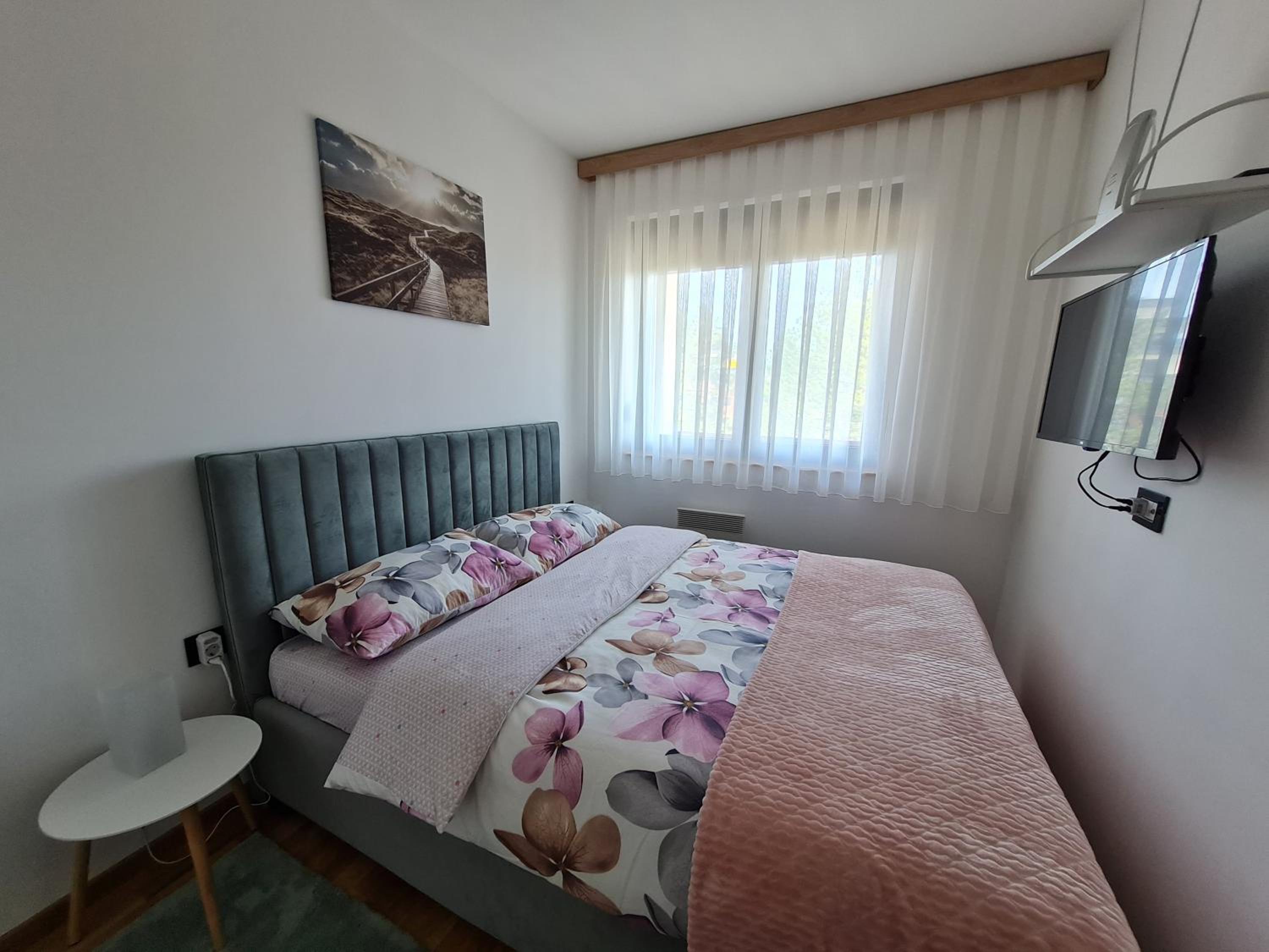 One-Bedroom Apartment with Terrace photo 2