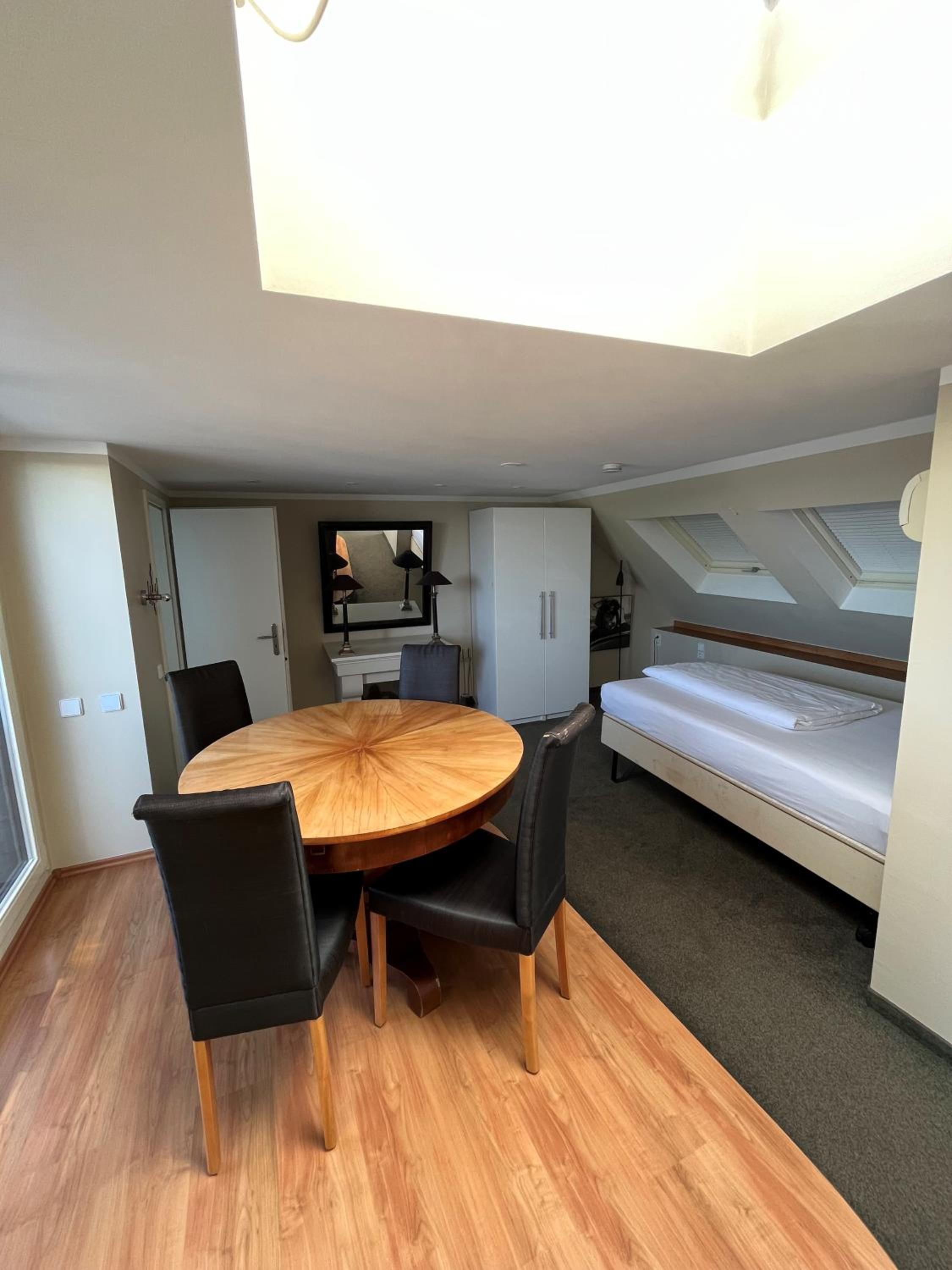 Apartment - Photo 4