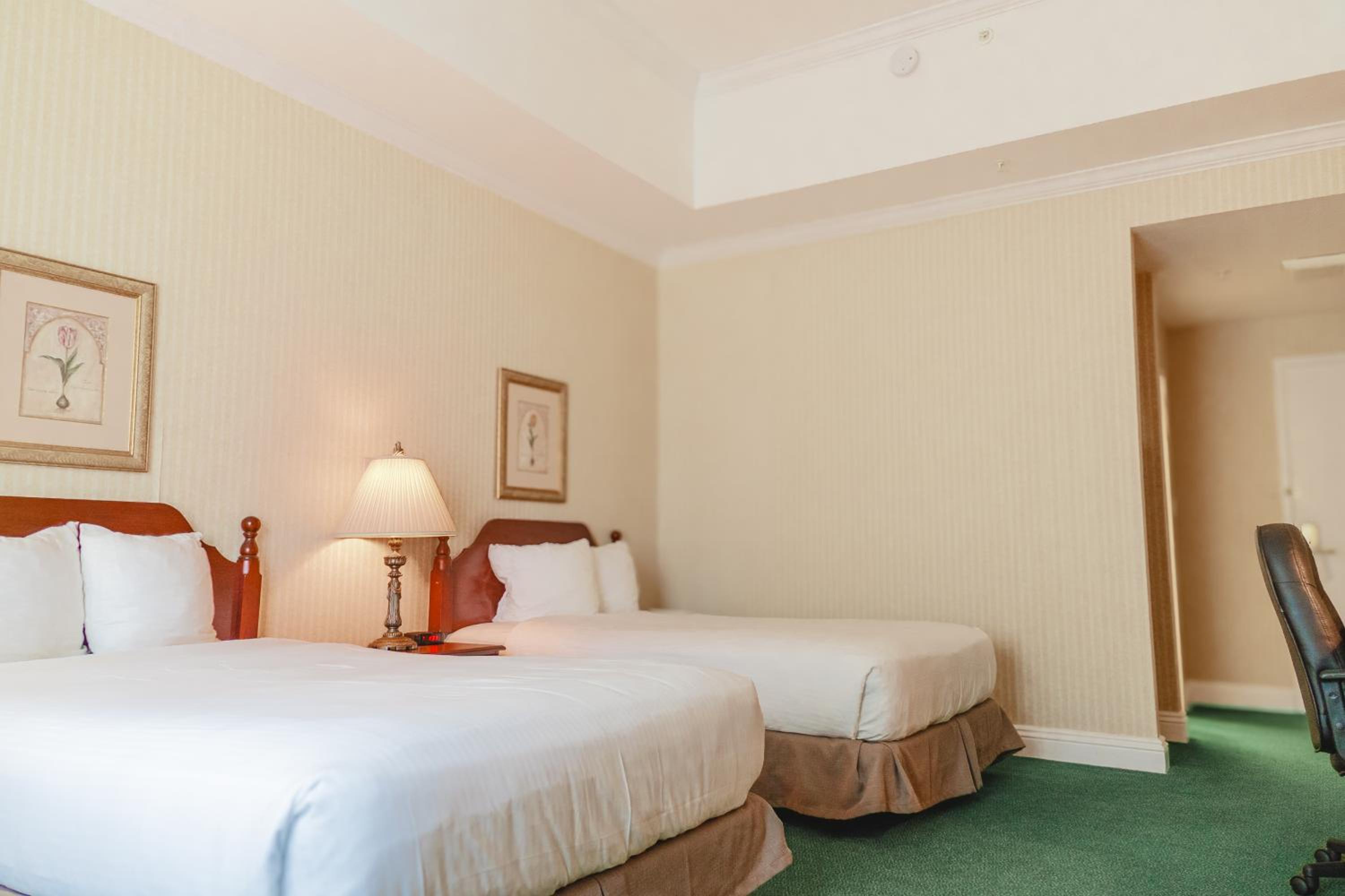 Deluxe Double Room with Two Double Beds - Photo 2