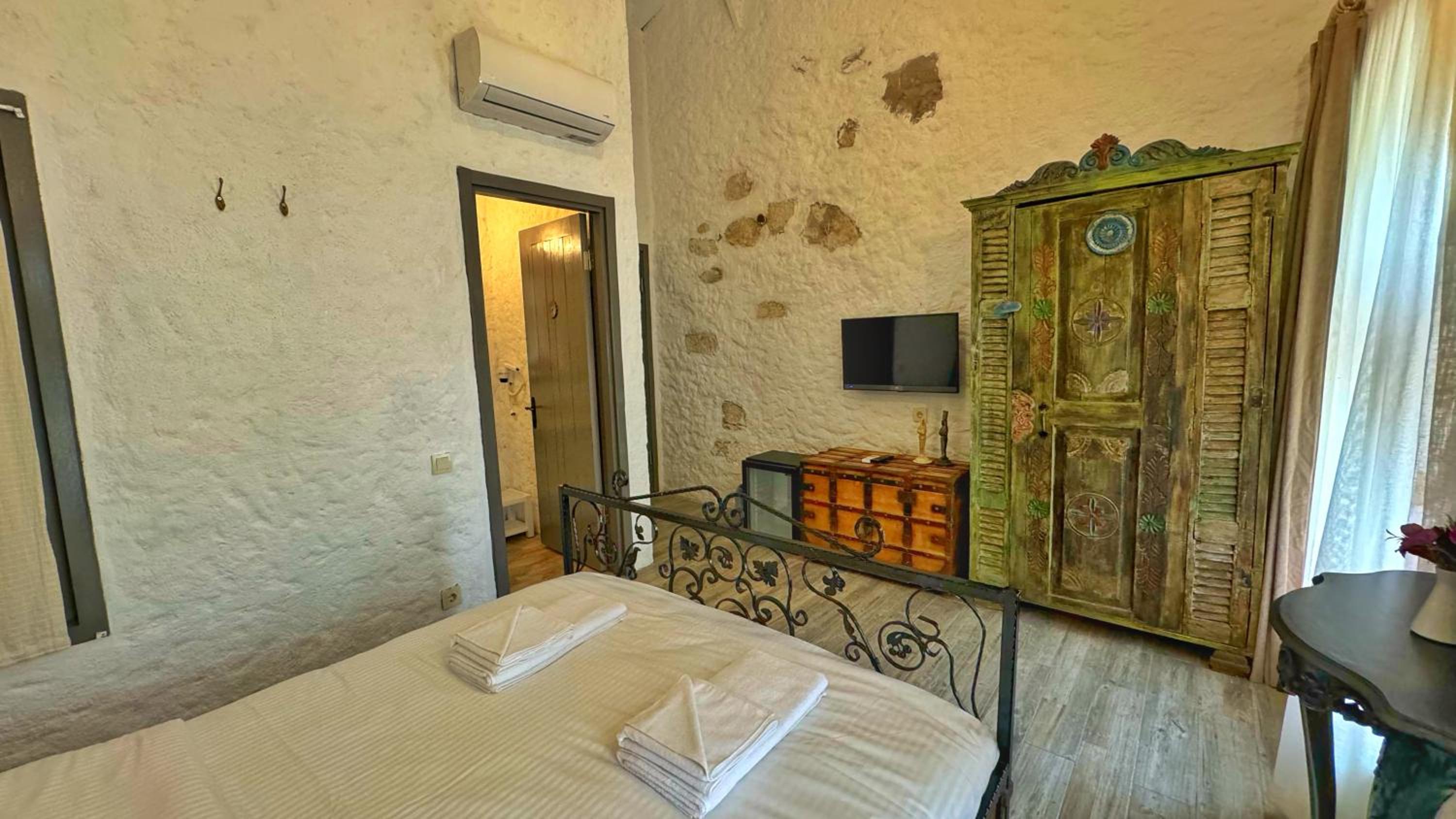 Deluxe Double or Twin Room photo 3