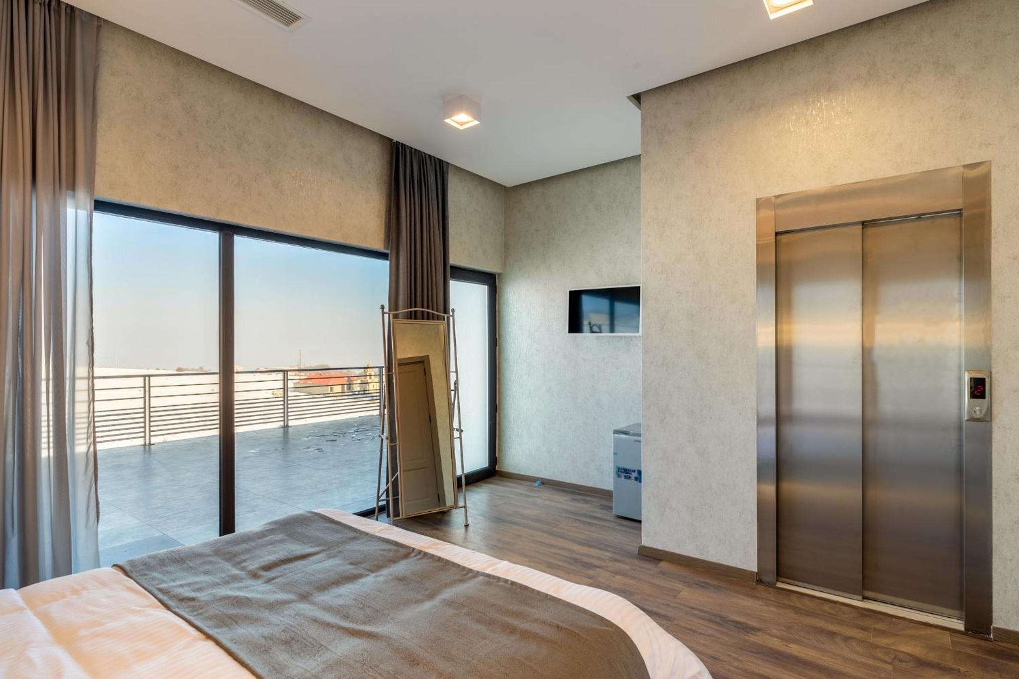 Four-Bedroom House photo 1
