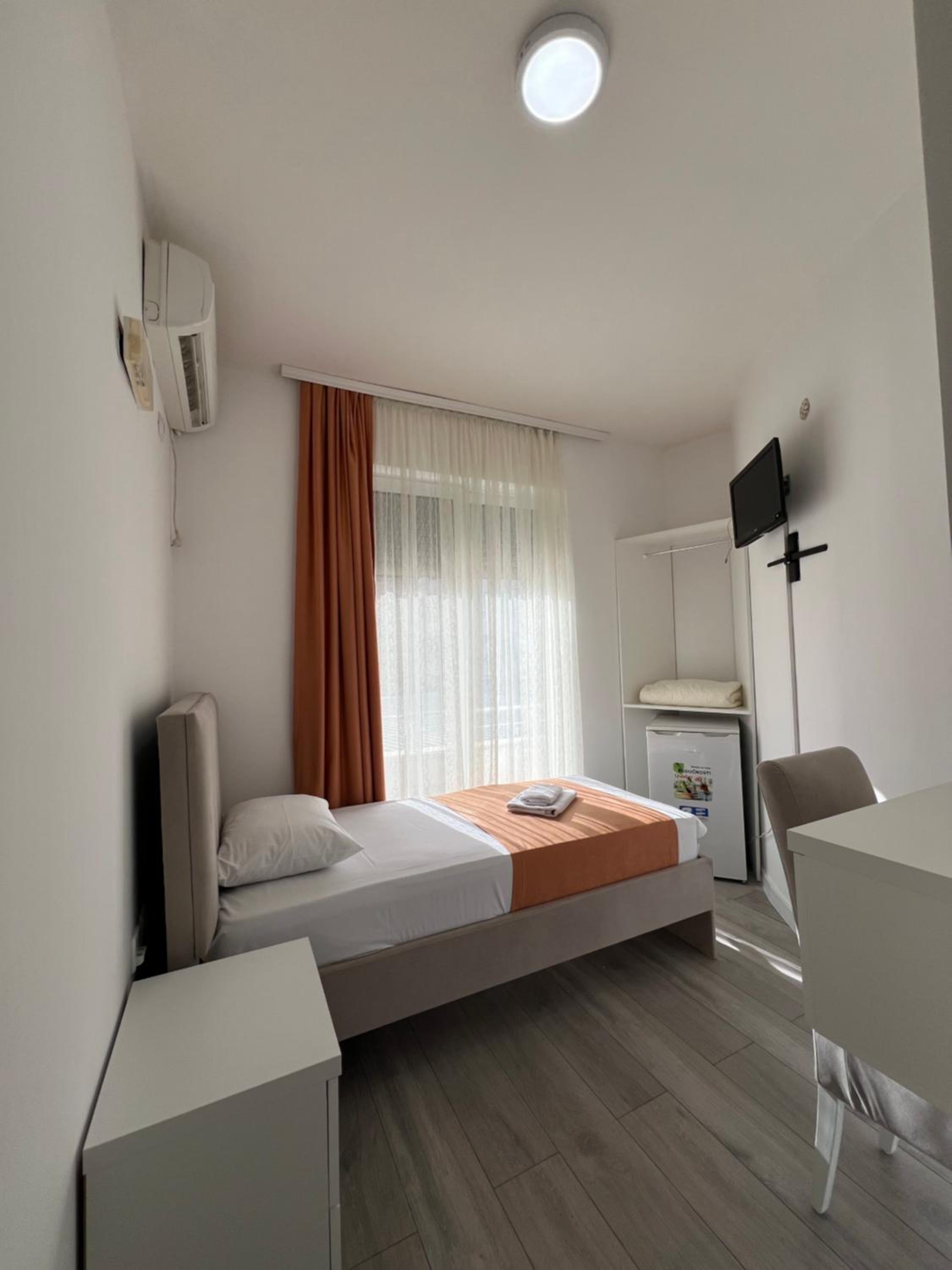 Single Room photo 3