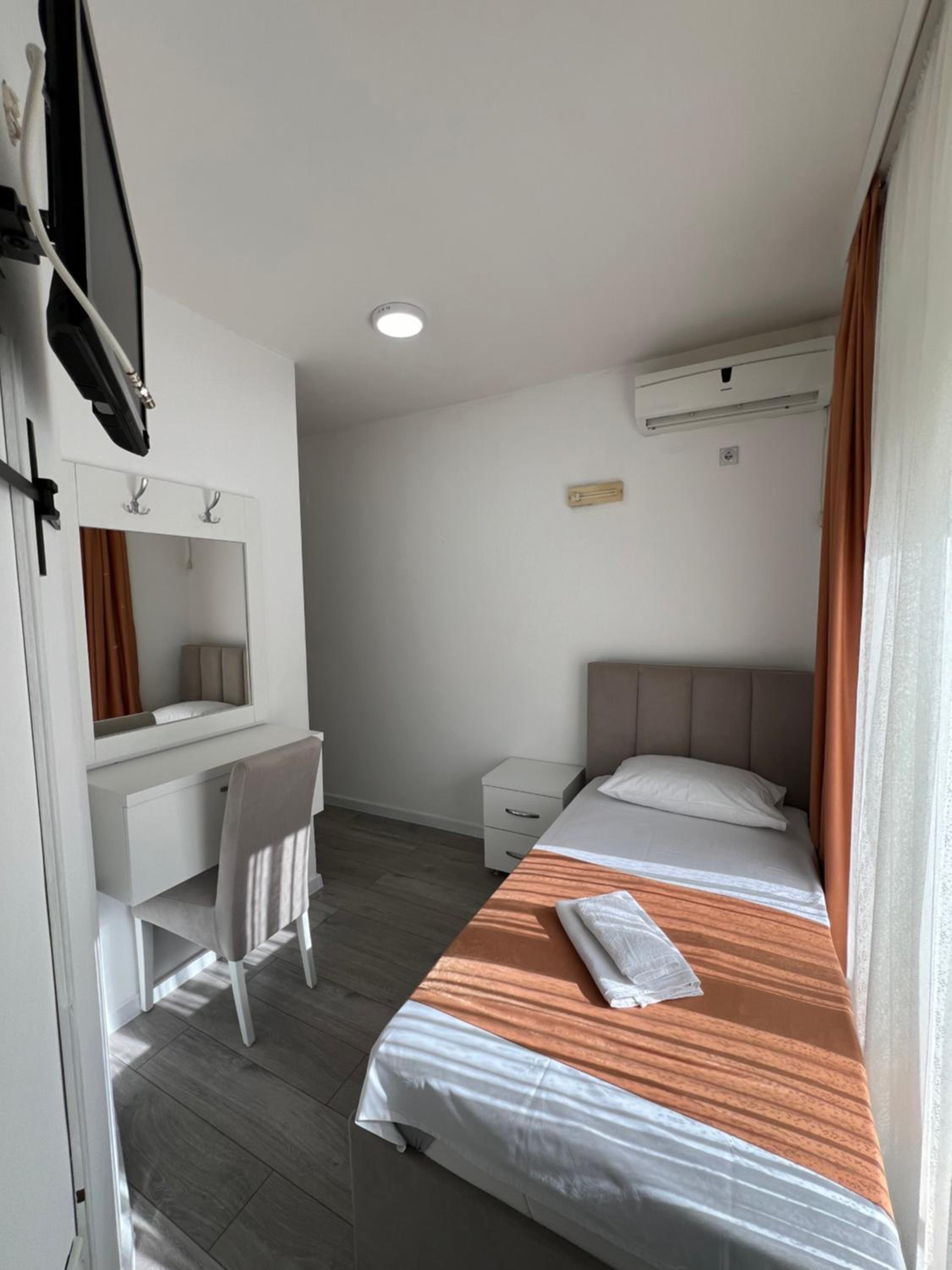 Single Room photo 2