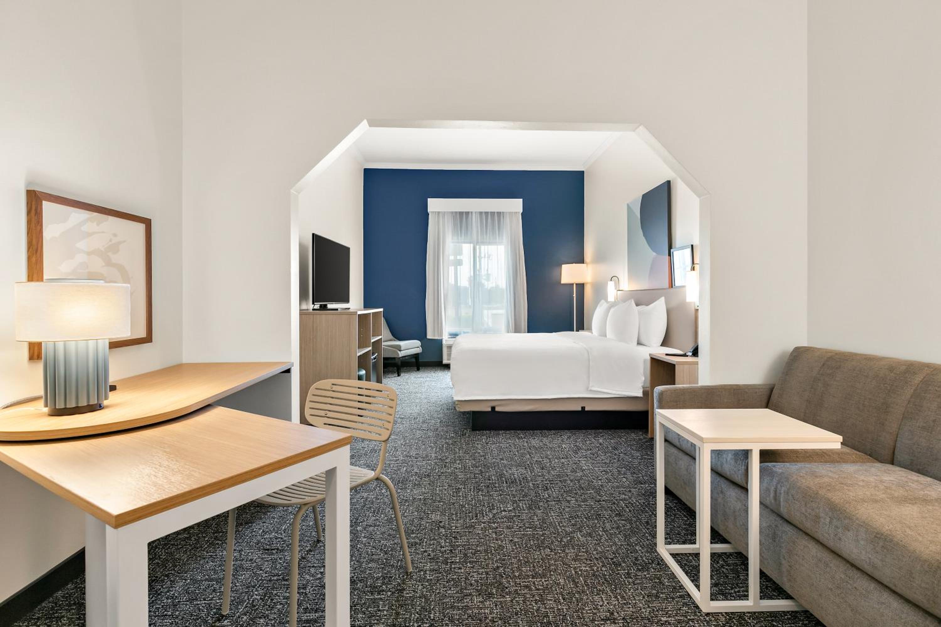 King Suite - Photo 3