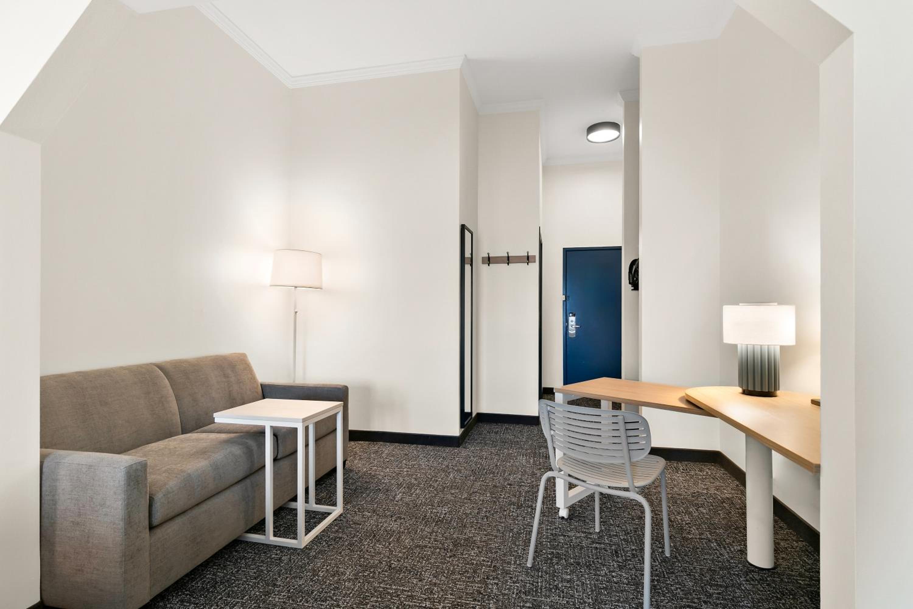 King Suite - Photo 2