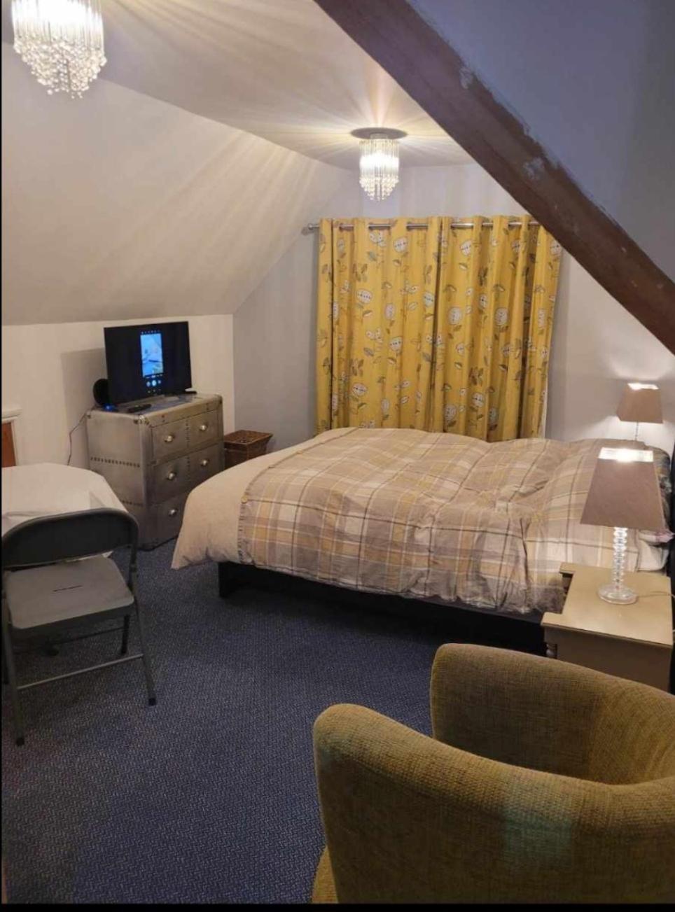 Deluxe King Room photo 3
