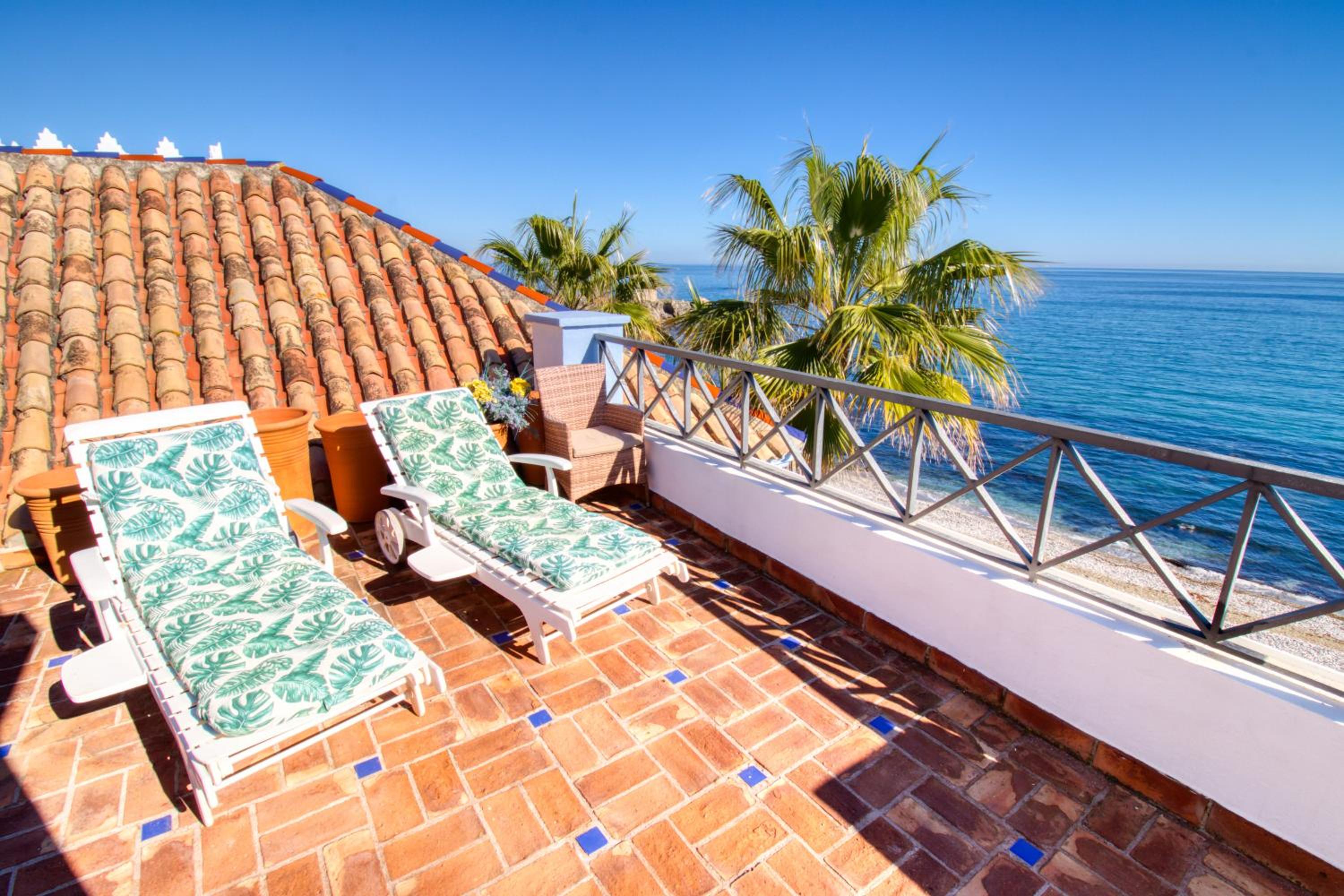 Three-Bedroom Premium Apartment with Balcony photo 2