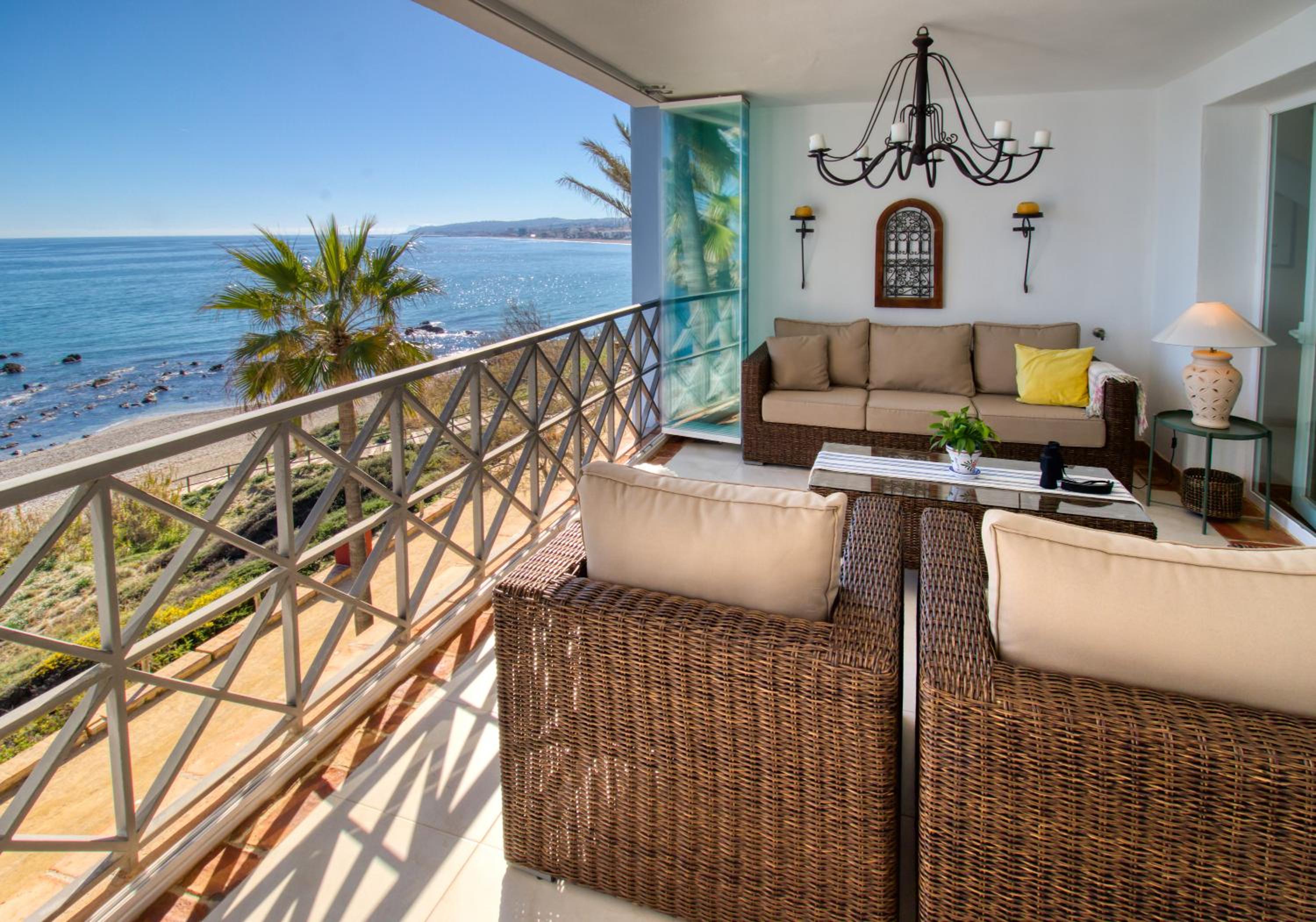 Three-Bedroom Premium Apartment with Balcony photo 3