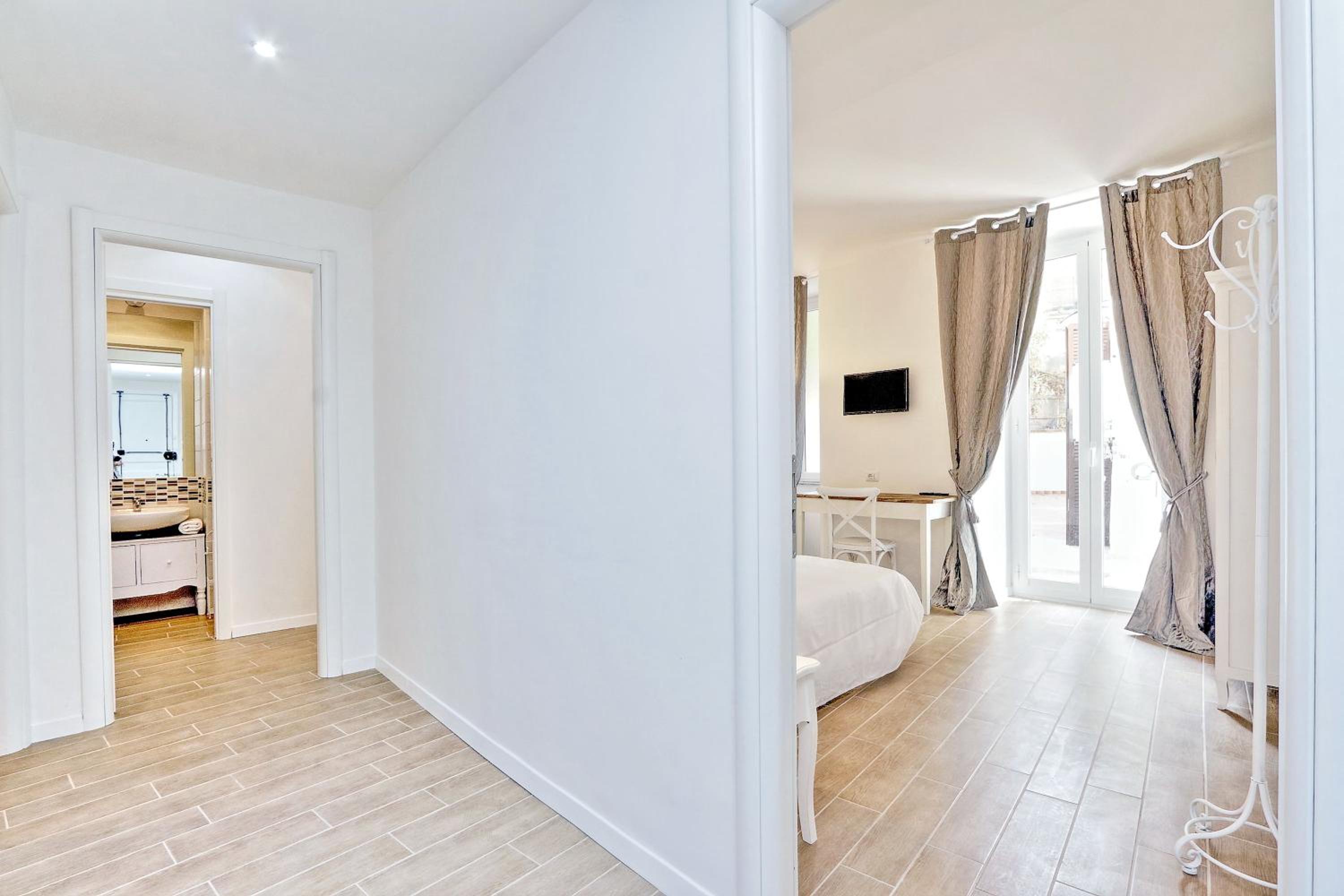 Queen Room With Garden View