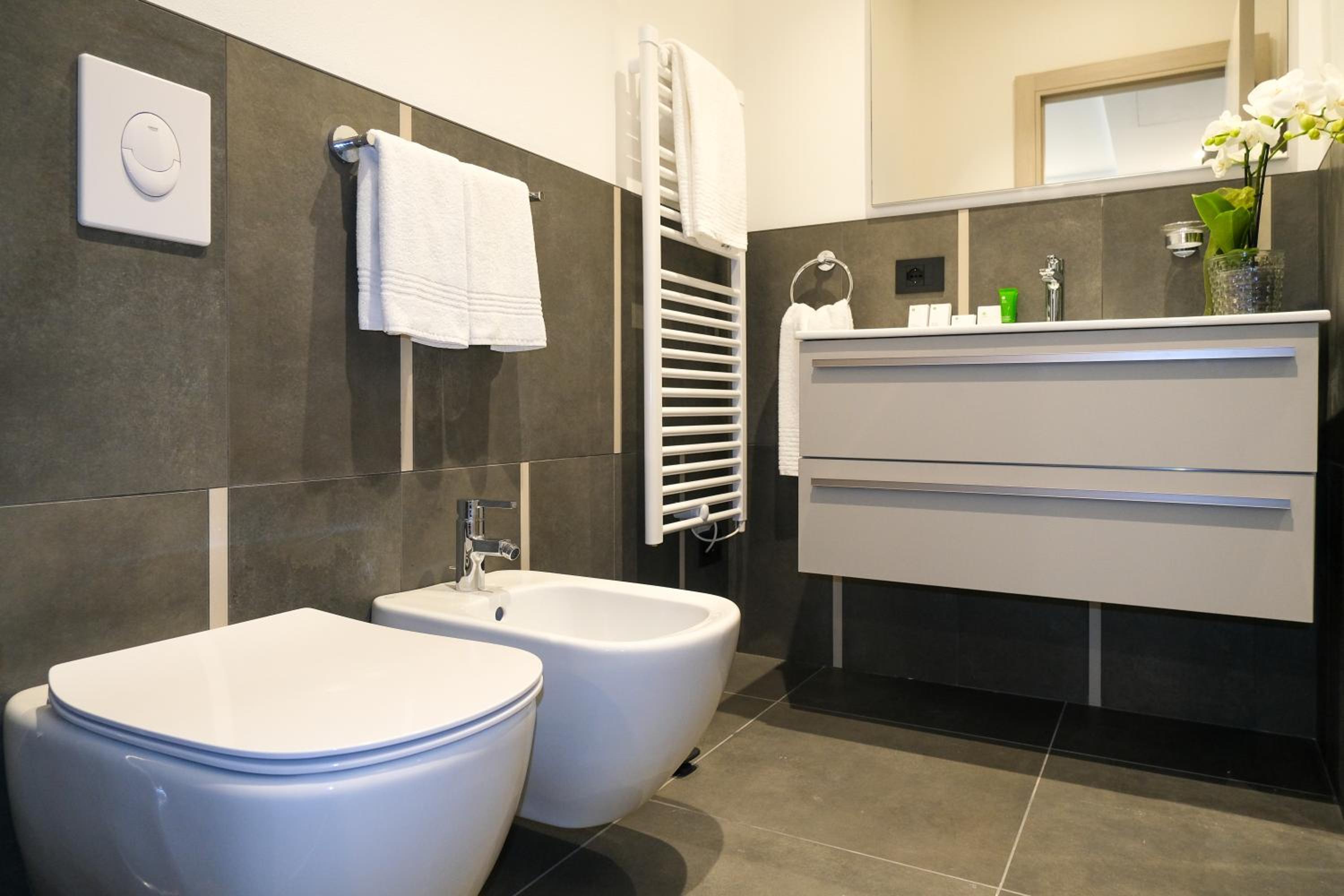 Standard Double or Twin Room - Photo 20