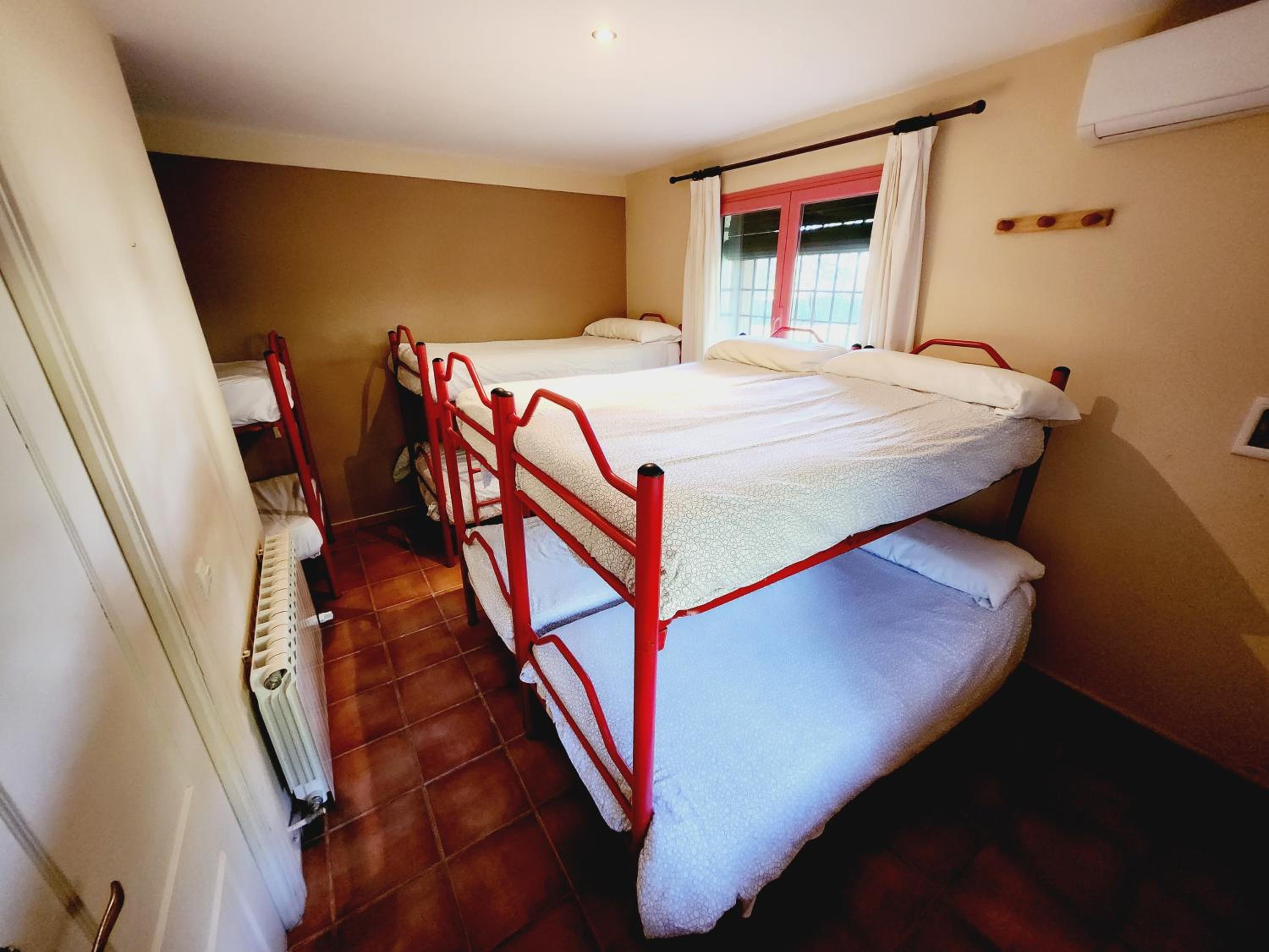 Habitación Familiar con Baño Privado (8 camas)