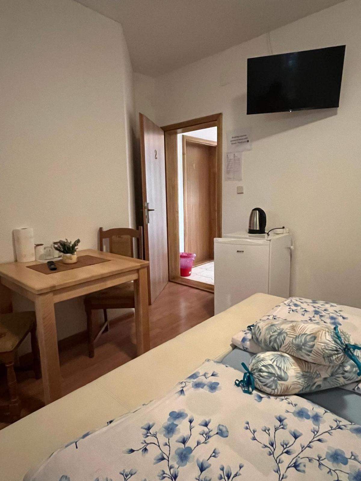 Deluxe Double Room with Shower
