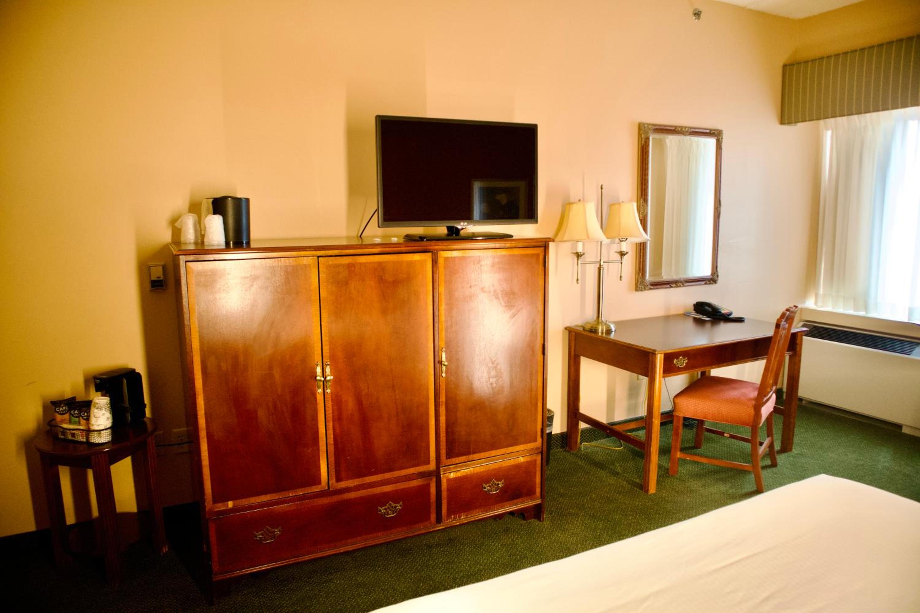 Queen Room - Disability Access