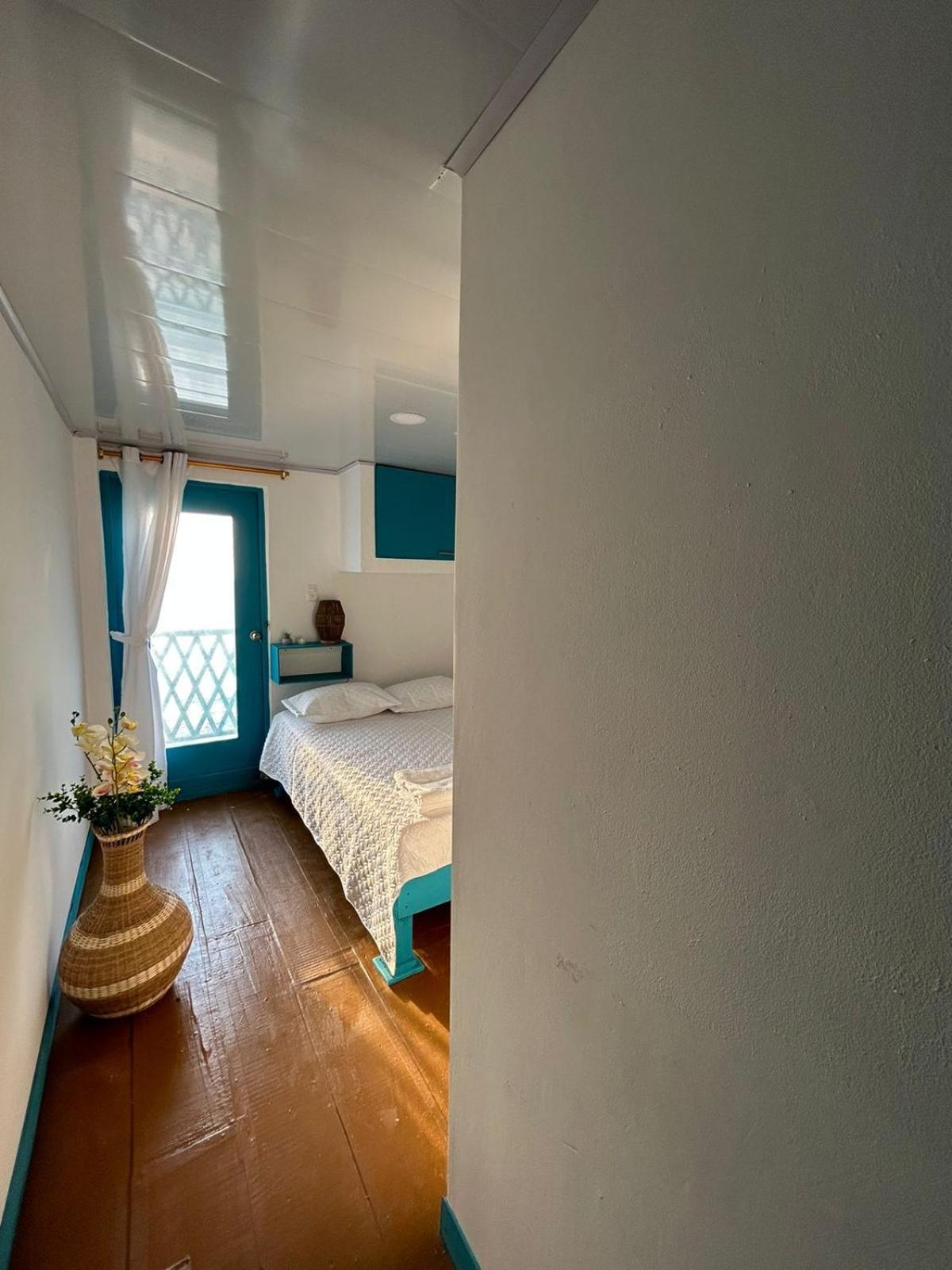 Double Room With Balcony And Sea View photo 2