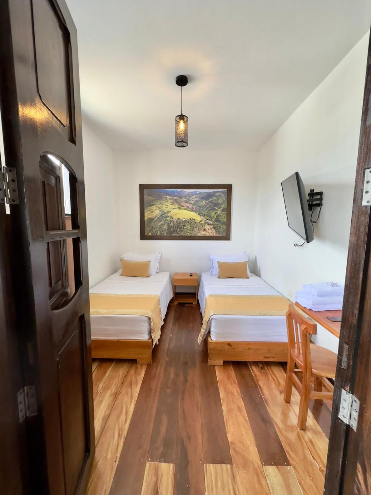 Standard Twin Room with Shared Bathroom