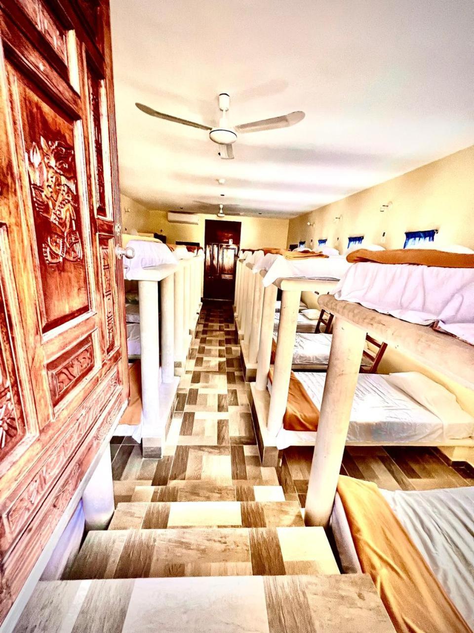 Standard Single Room With Shared Bathroom photo 3