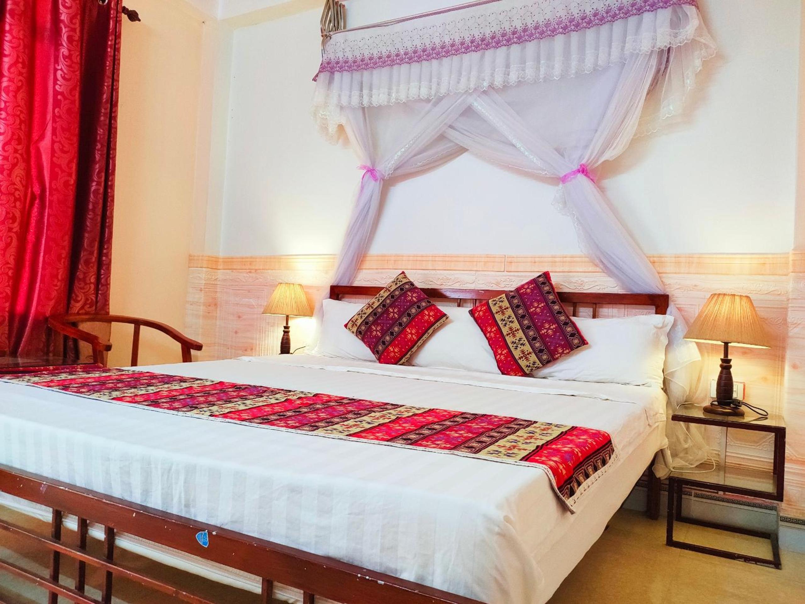 Large Double Room photo 2