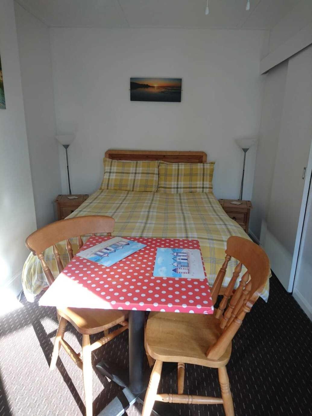 Room 1 Large Double Room- 1st Floor