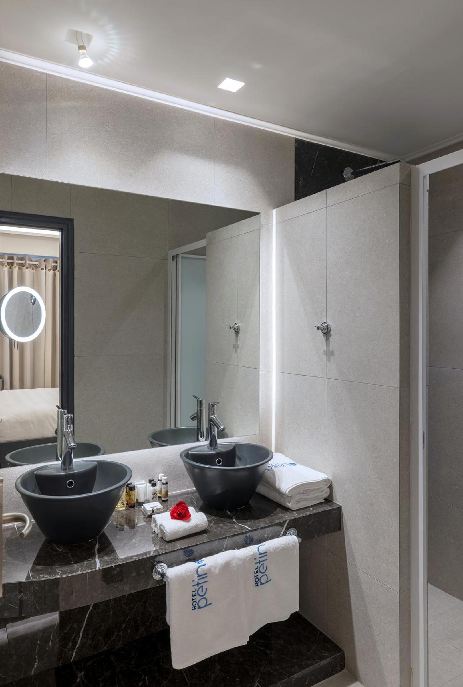 Standard Double Room (Adjacent Building) - Photo 5