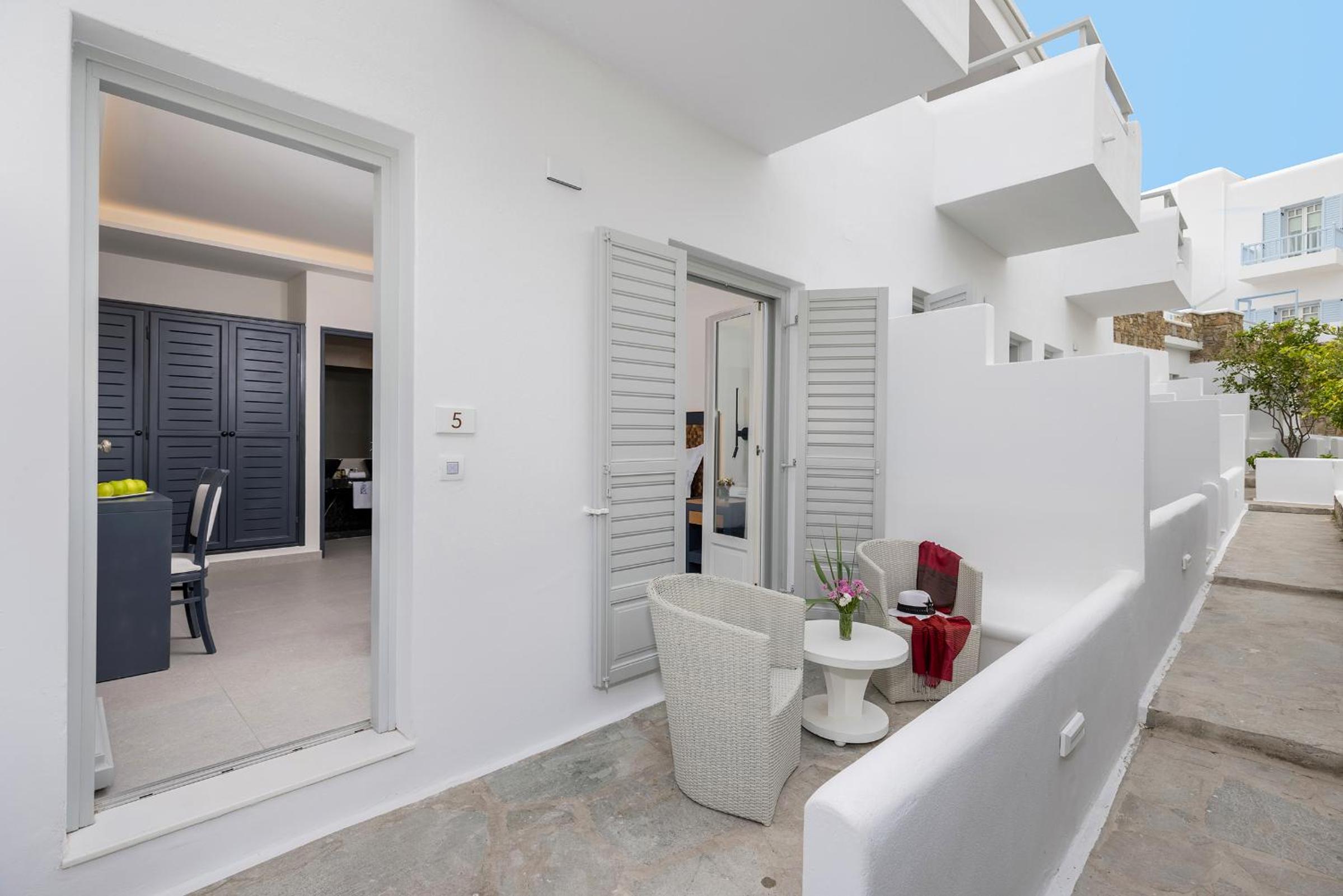 Standard Double Room (Adjacent Building) - Photo 9
