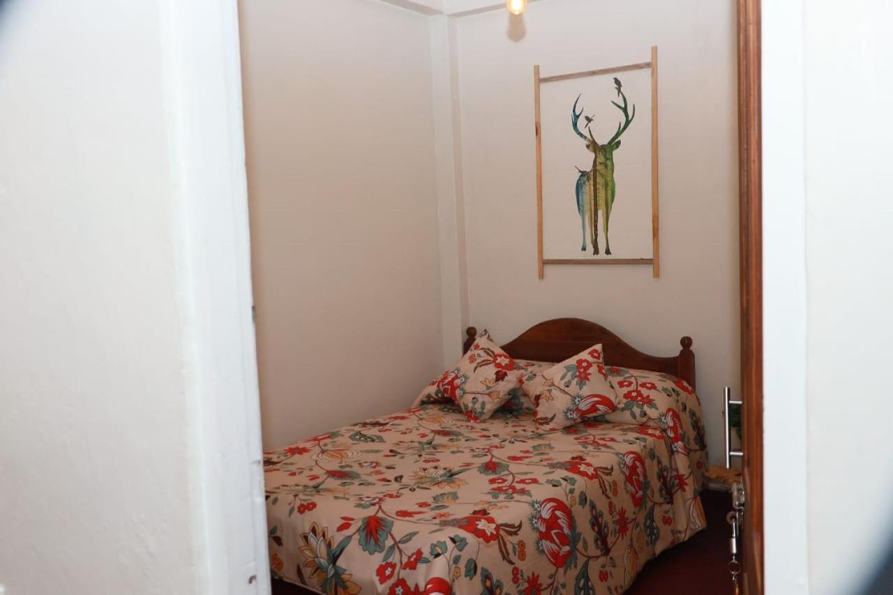 Double Room with Shared Bathroom photo 3