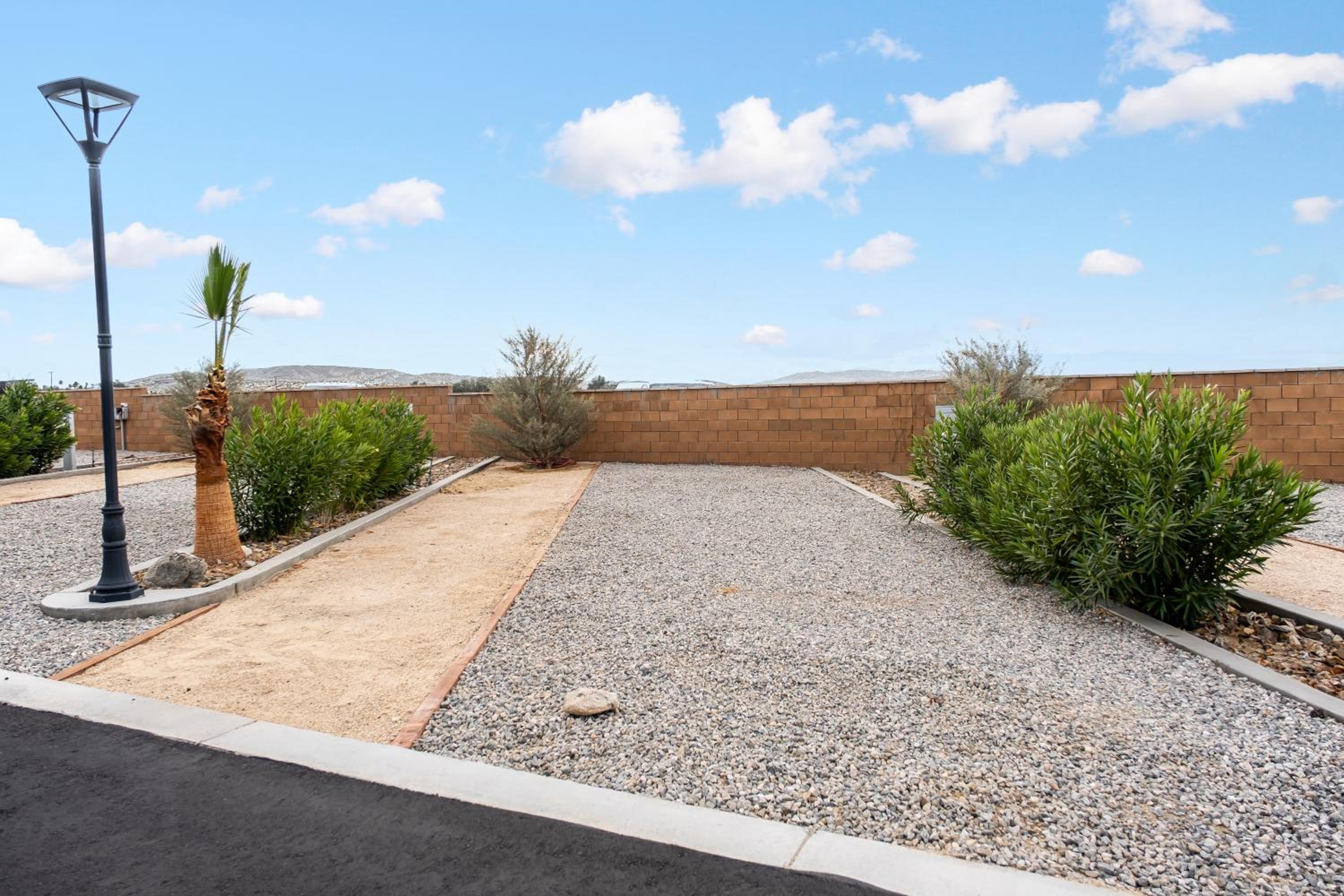 Empty Lot photo 3
