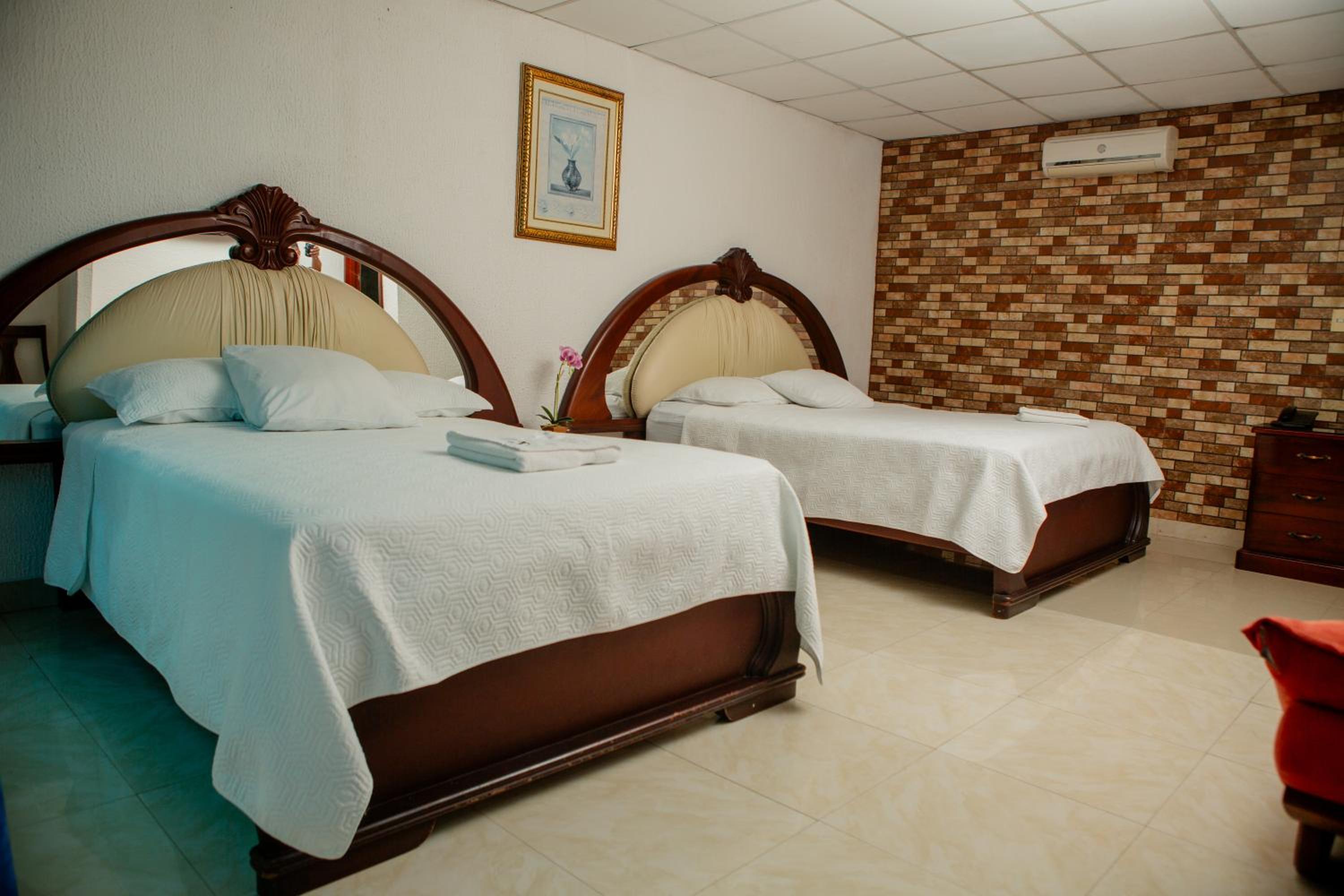 Deluxe Twin Room photo 3