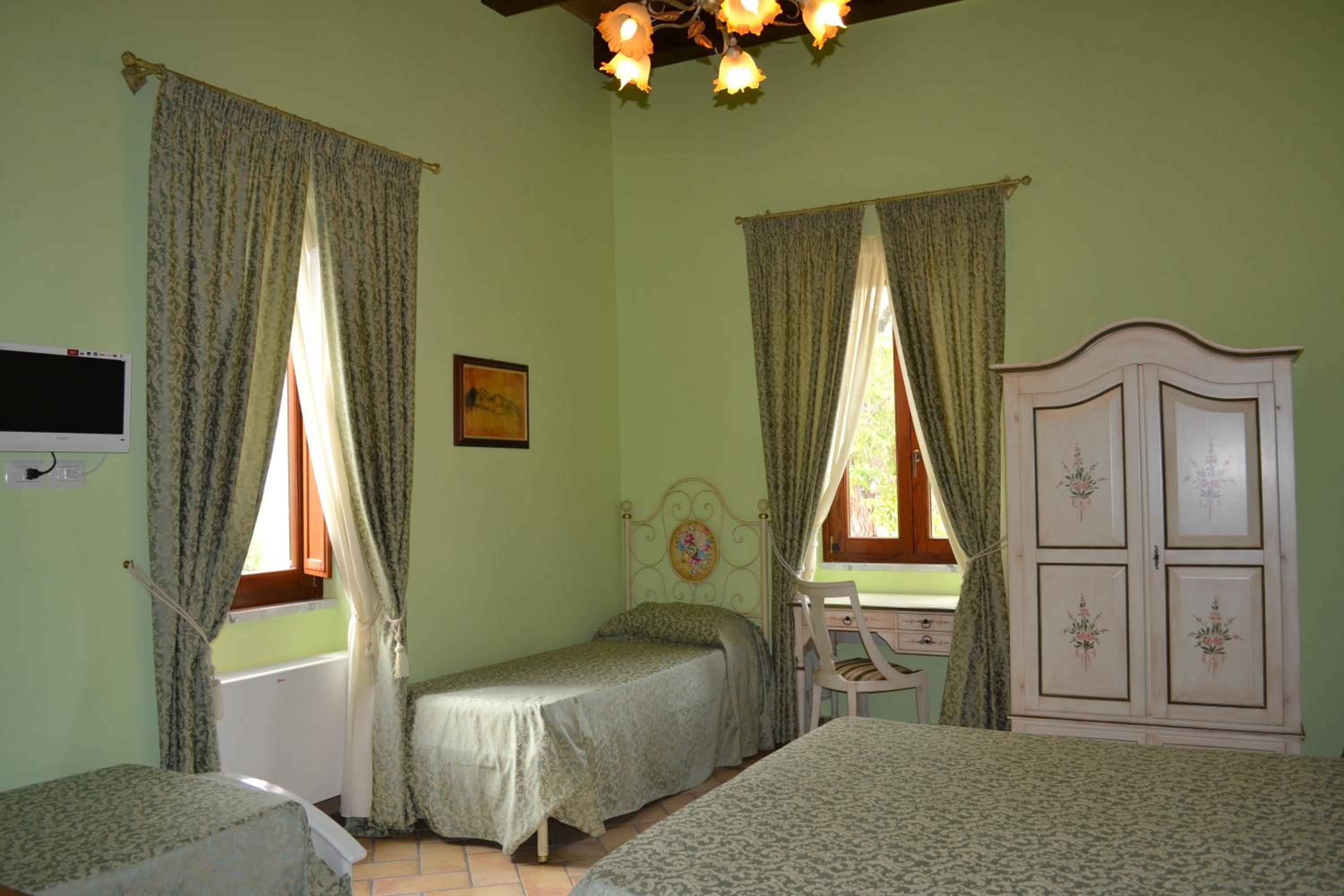 Quadruple Room photo 2