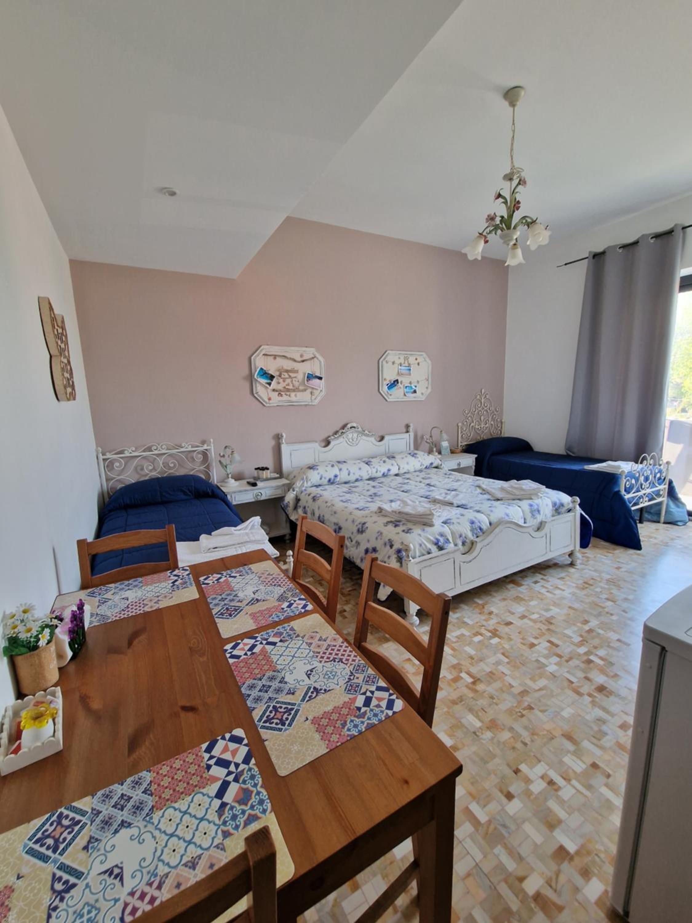 Quadruple Room With Shared Bathroom