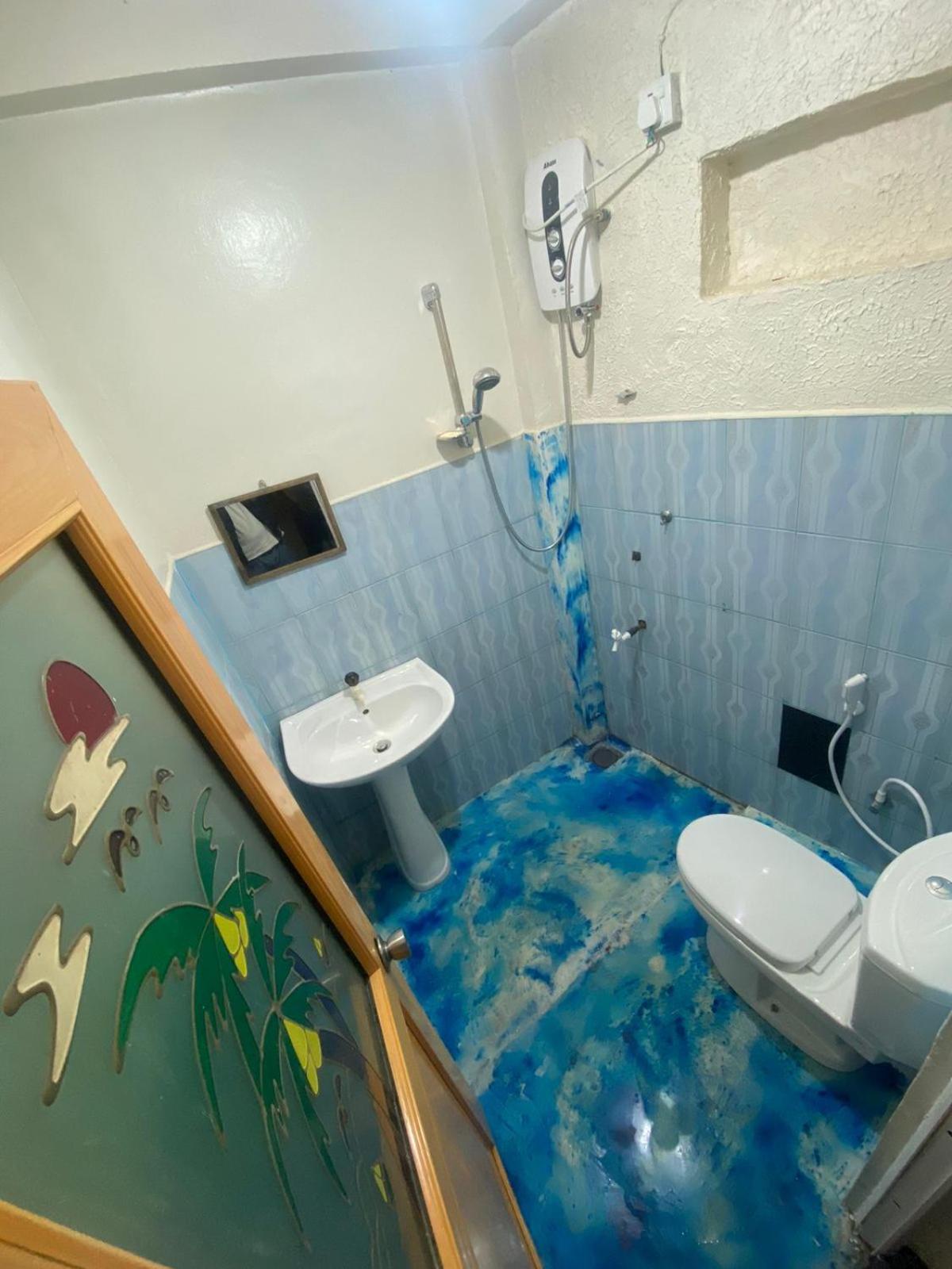 Double Room with Shared Bathroom photo 2