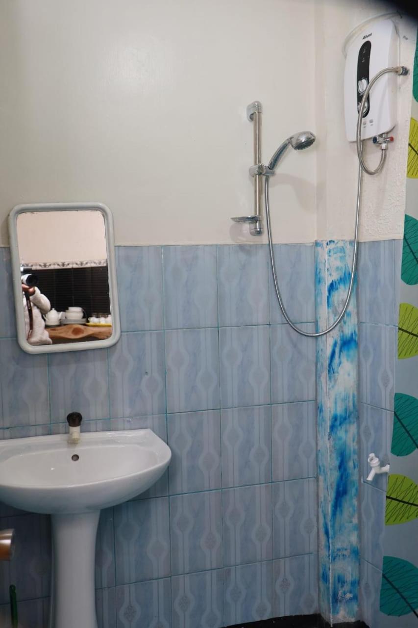Double Room with Shared Bathroom photo 3