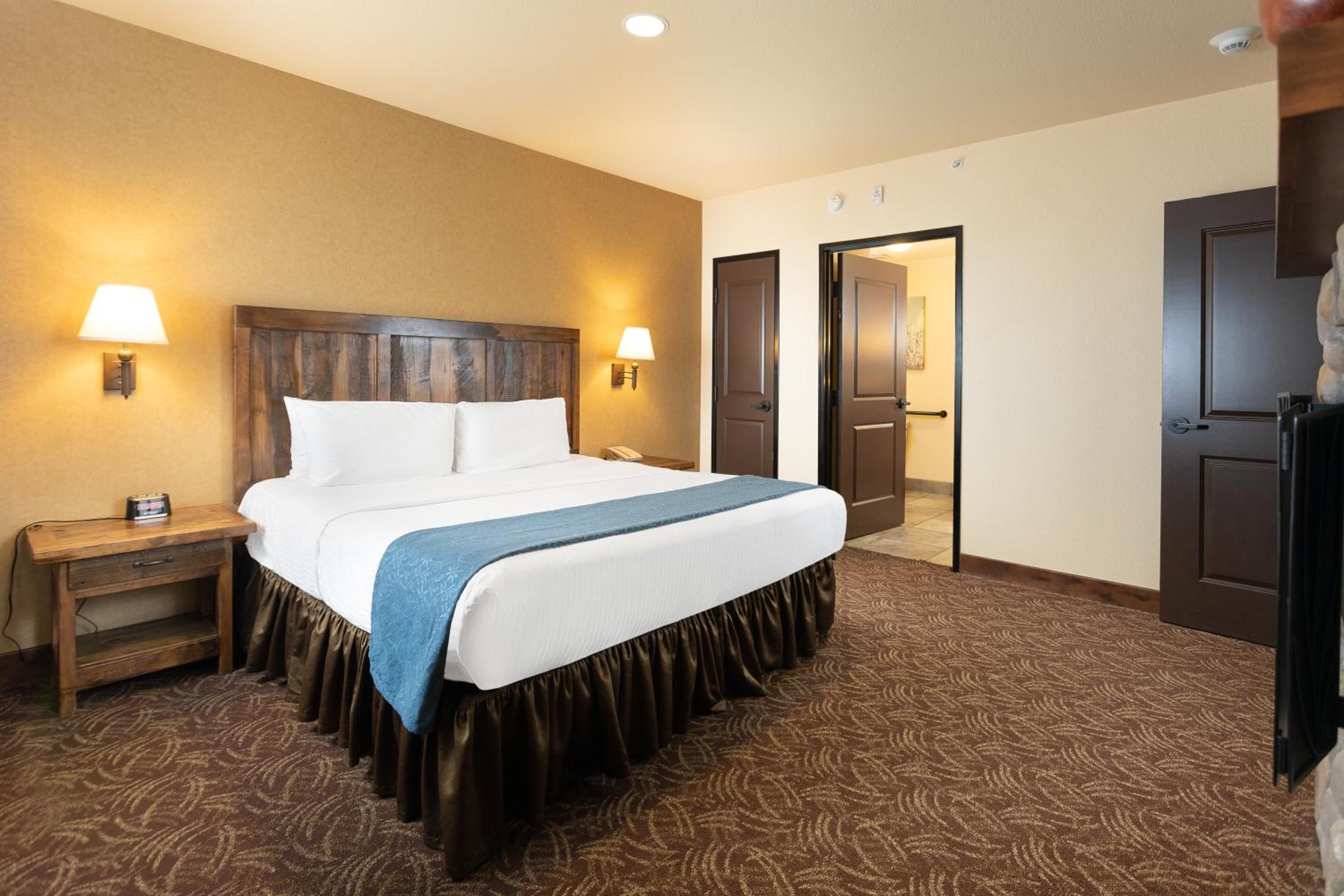 Deluxe Suite photo 2