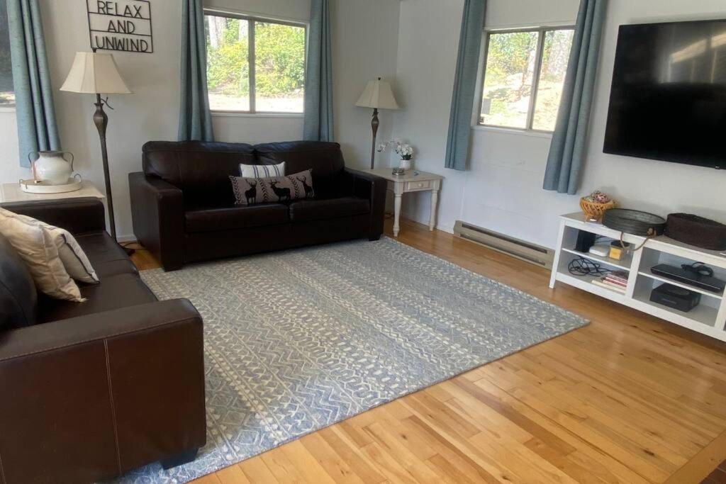 Three-Bedroom House photo 1