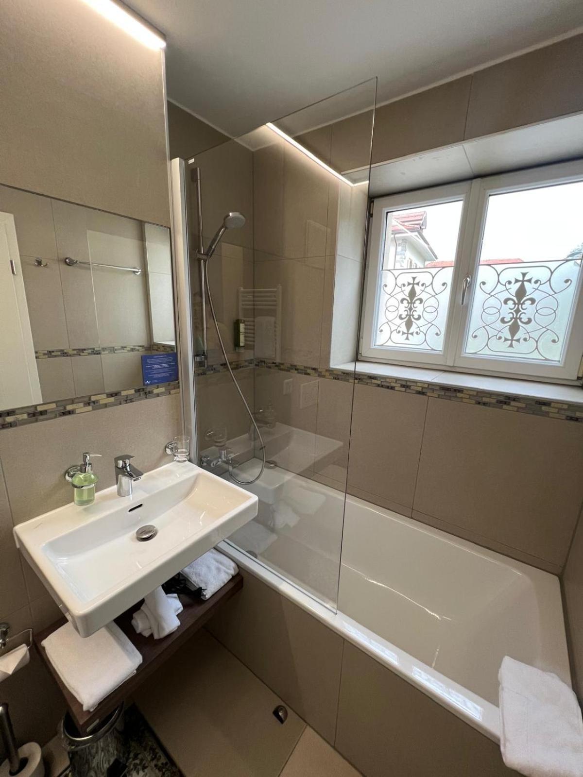 Superior Double or Twin Room - Photo 3