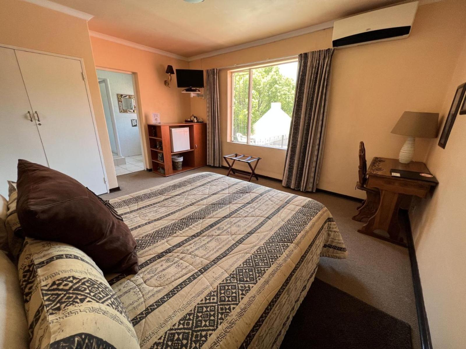 Queen Room - Photo 4