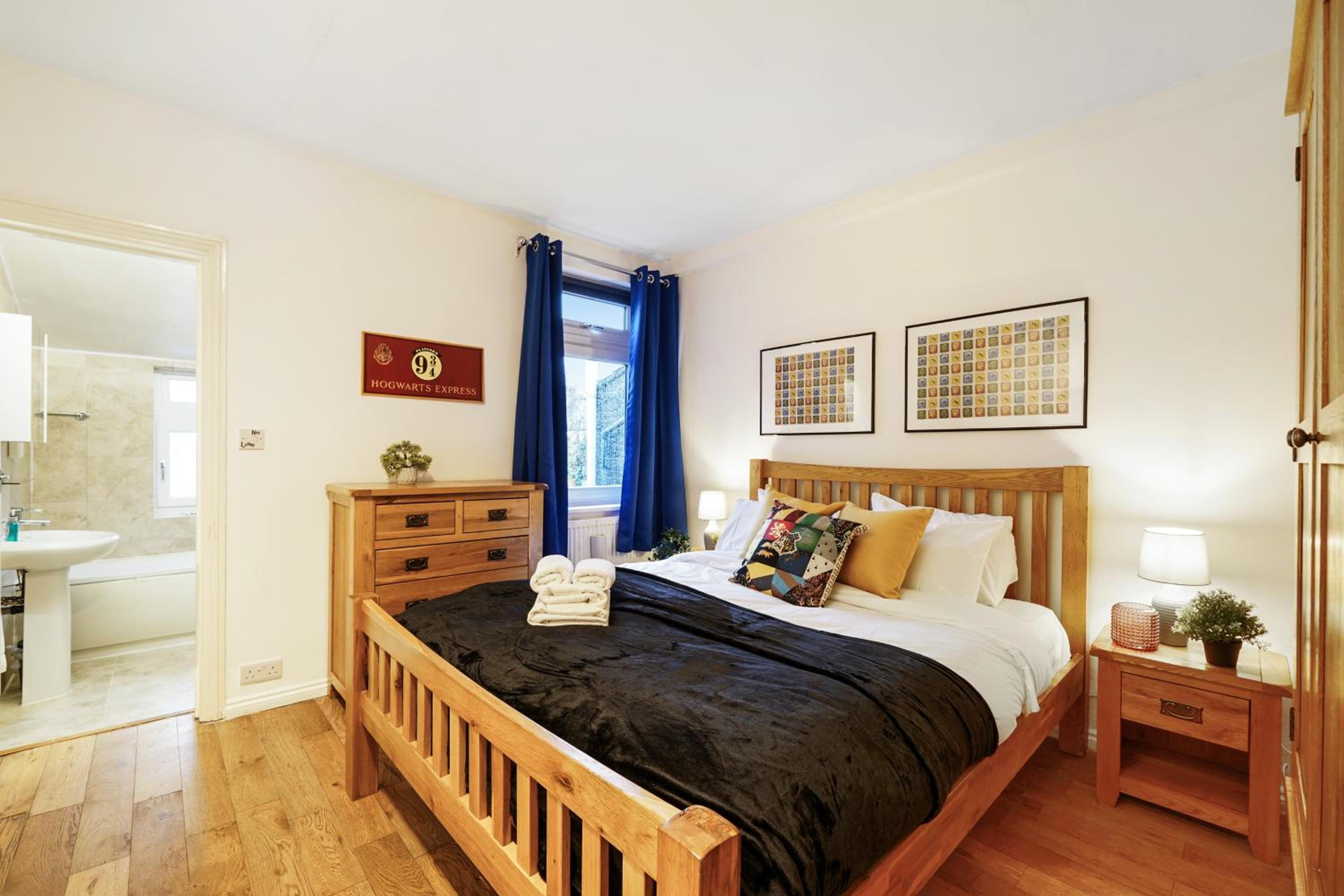 Three-Bedroom House photo 3