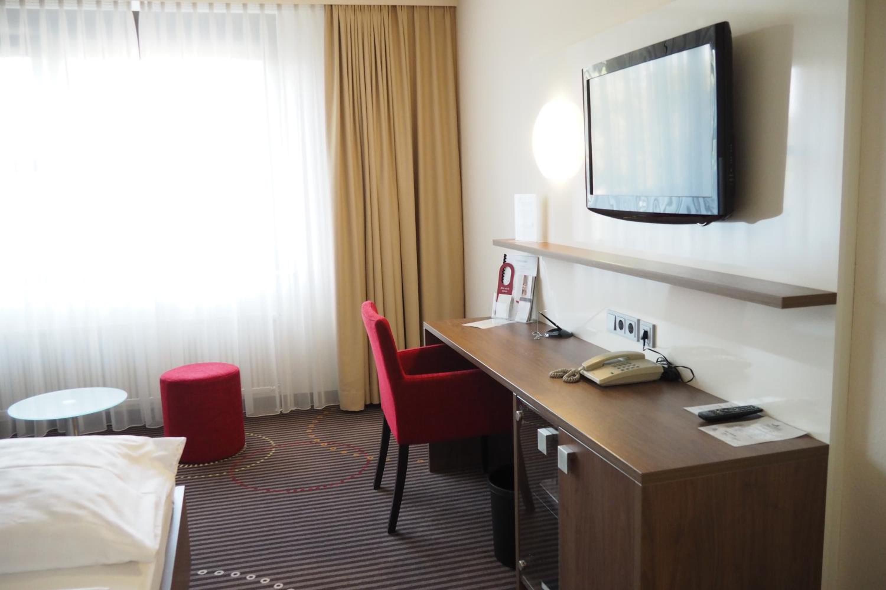 Standard King Room photo 1