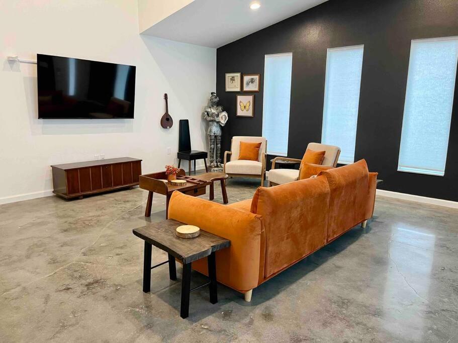 Three-Bedroom House photo 1