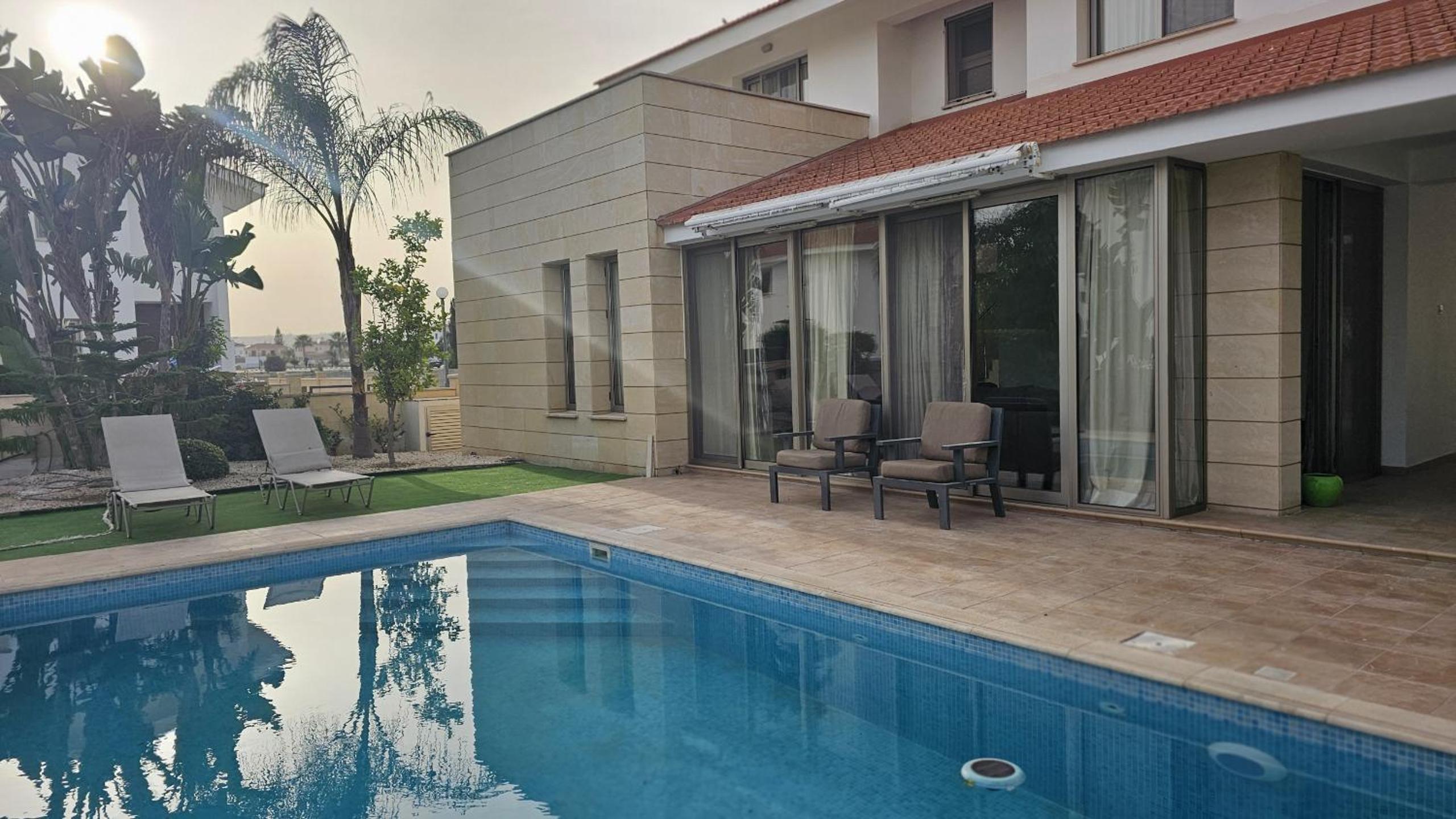 Three-Bedroom Villa photo 1