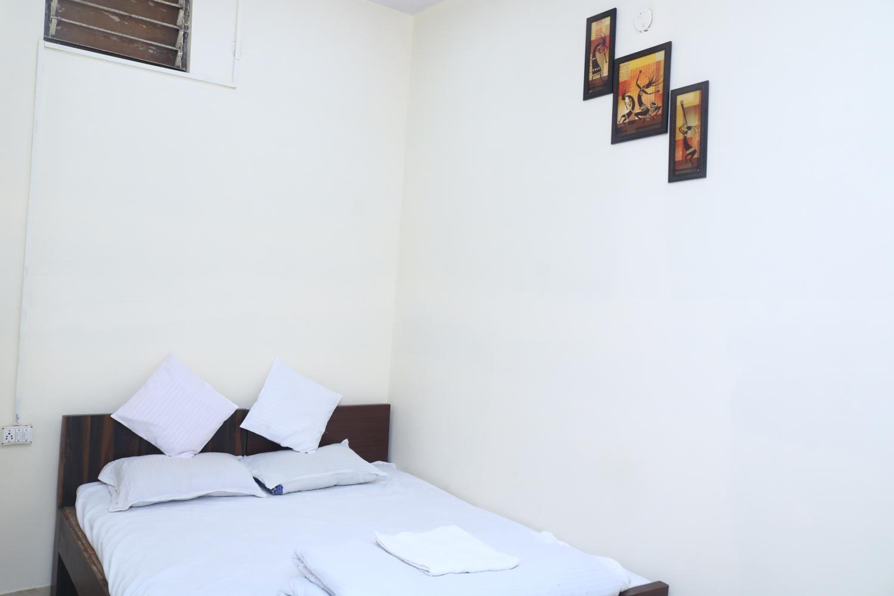 Economy Twin Room