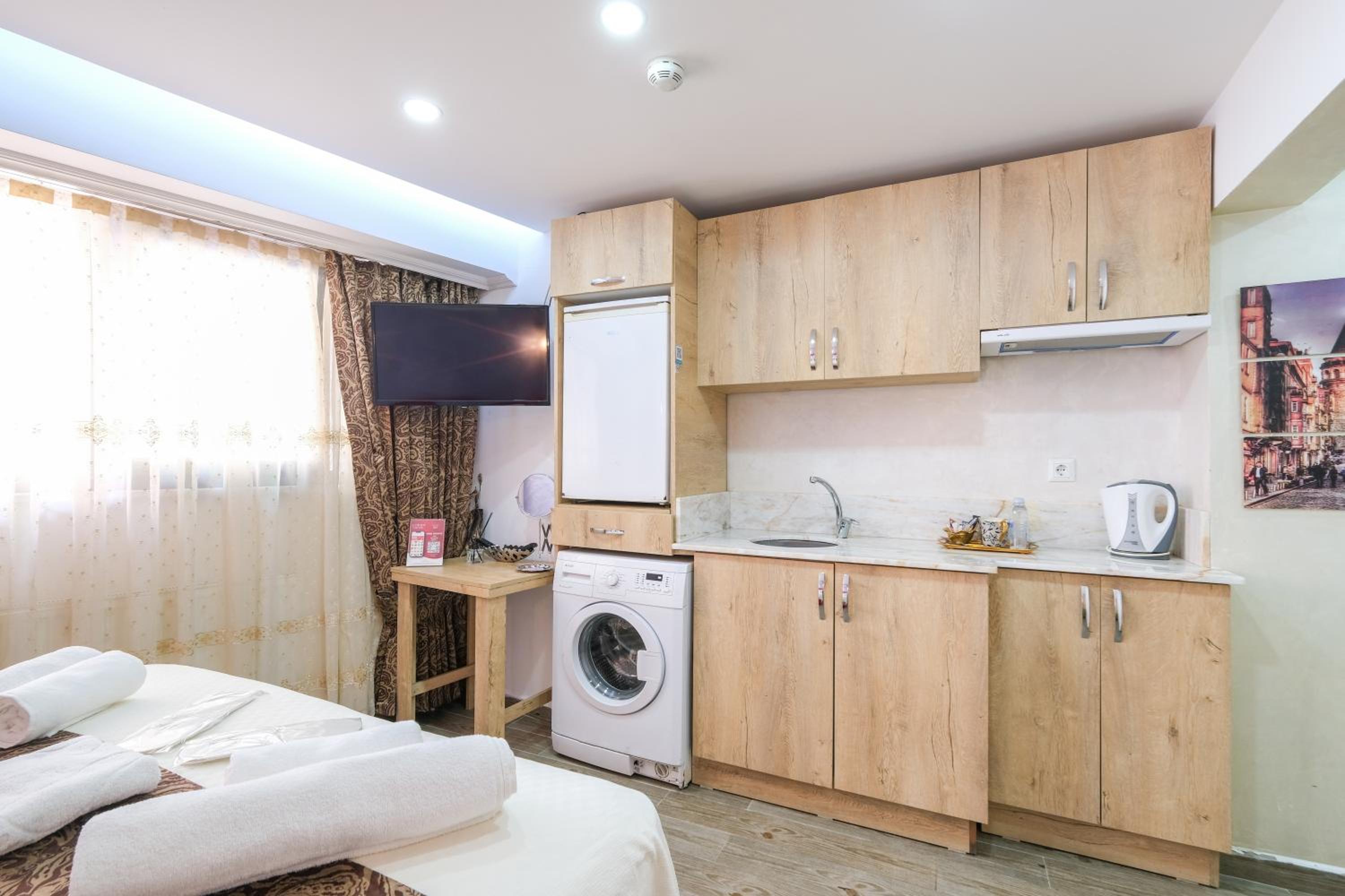 Budget Double Room photo 3
