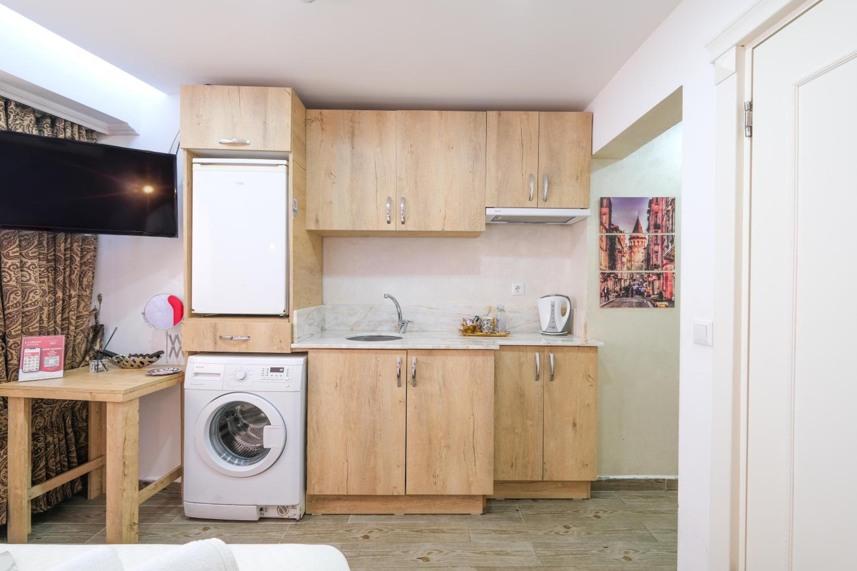 Budget Double Room photo 2