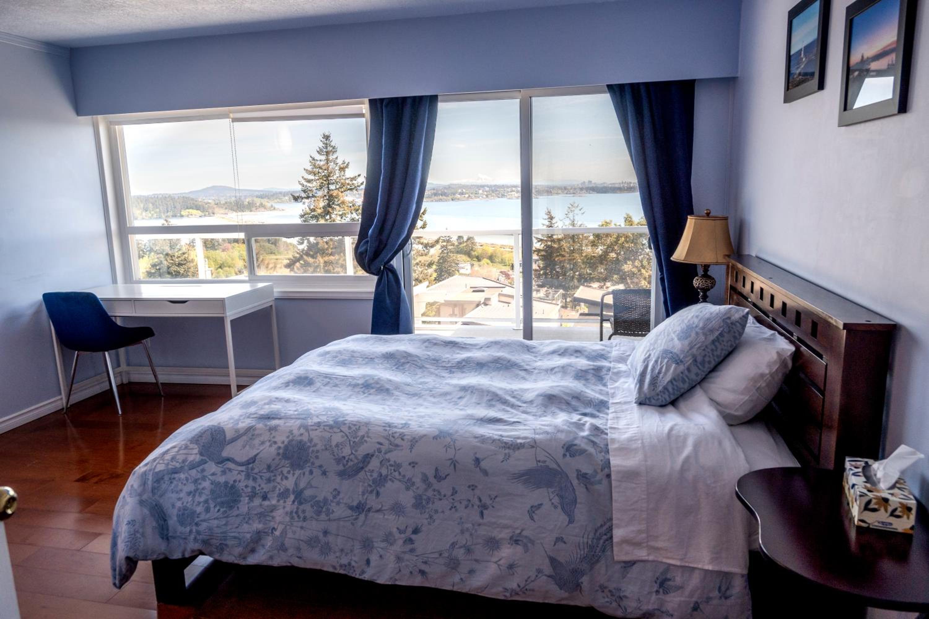 Double or Twin Room with Sea View