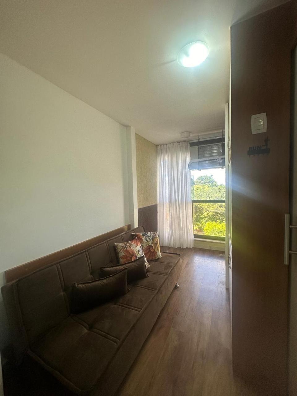 Apartment with Lake View
