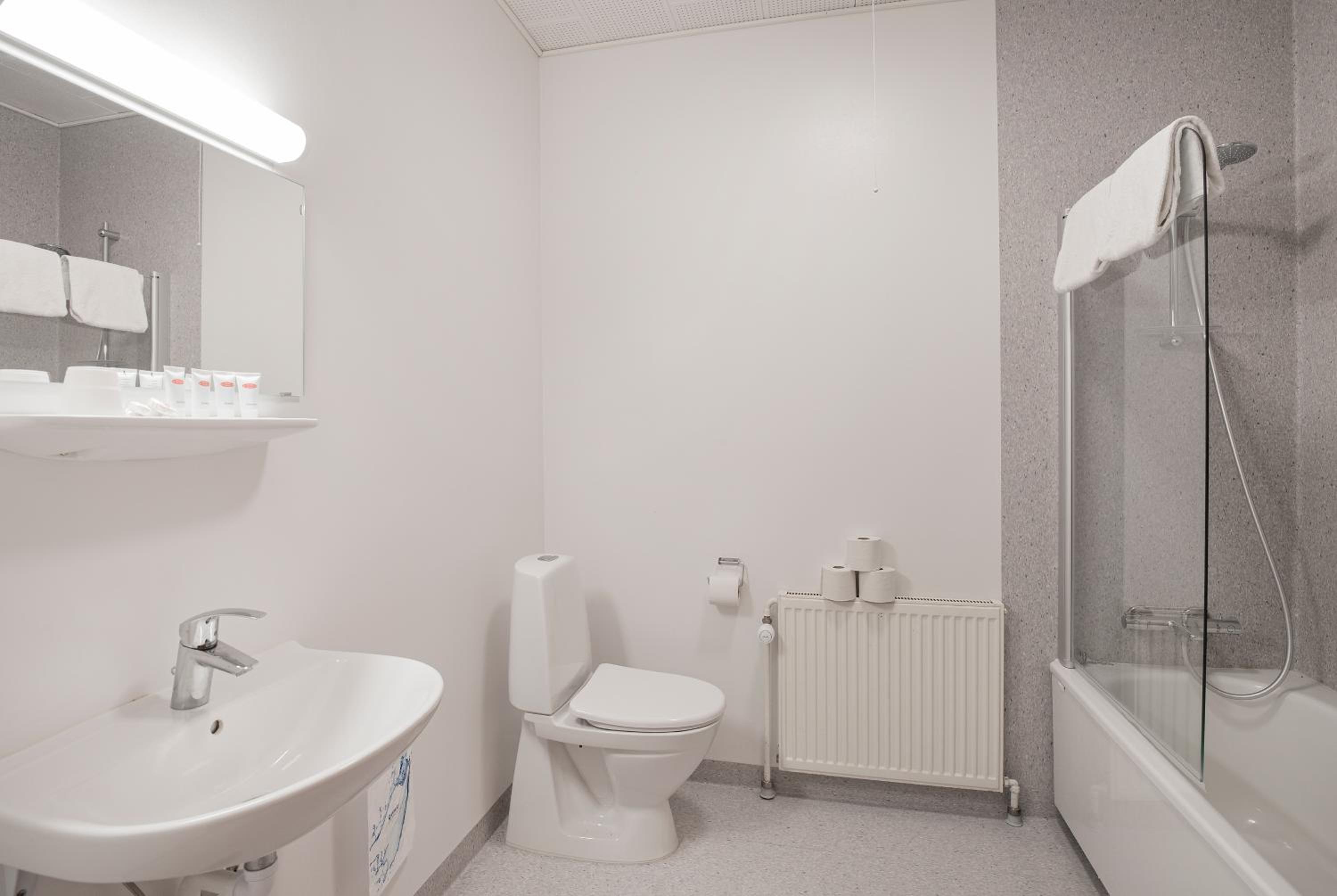 Double Room with Patio - Photo 7