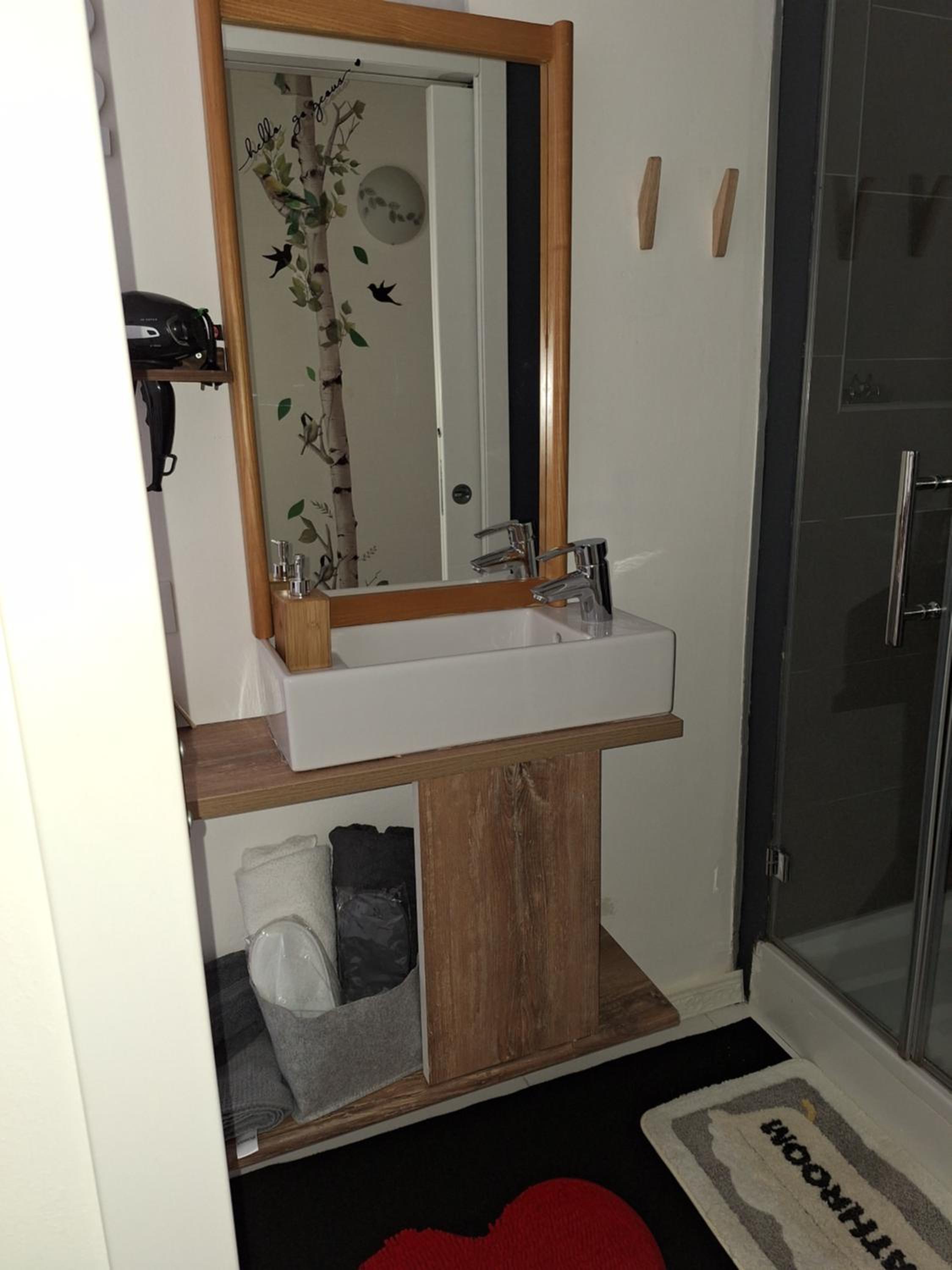 Double Room - Photo 19